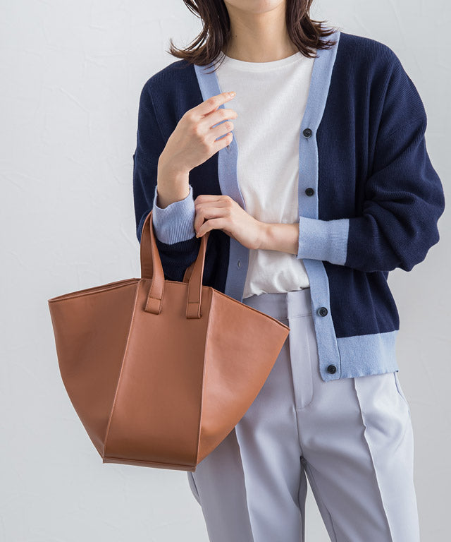 ピエロ Pierrot 変形ハンドバッグ (グレージュ) グレージュ