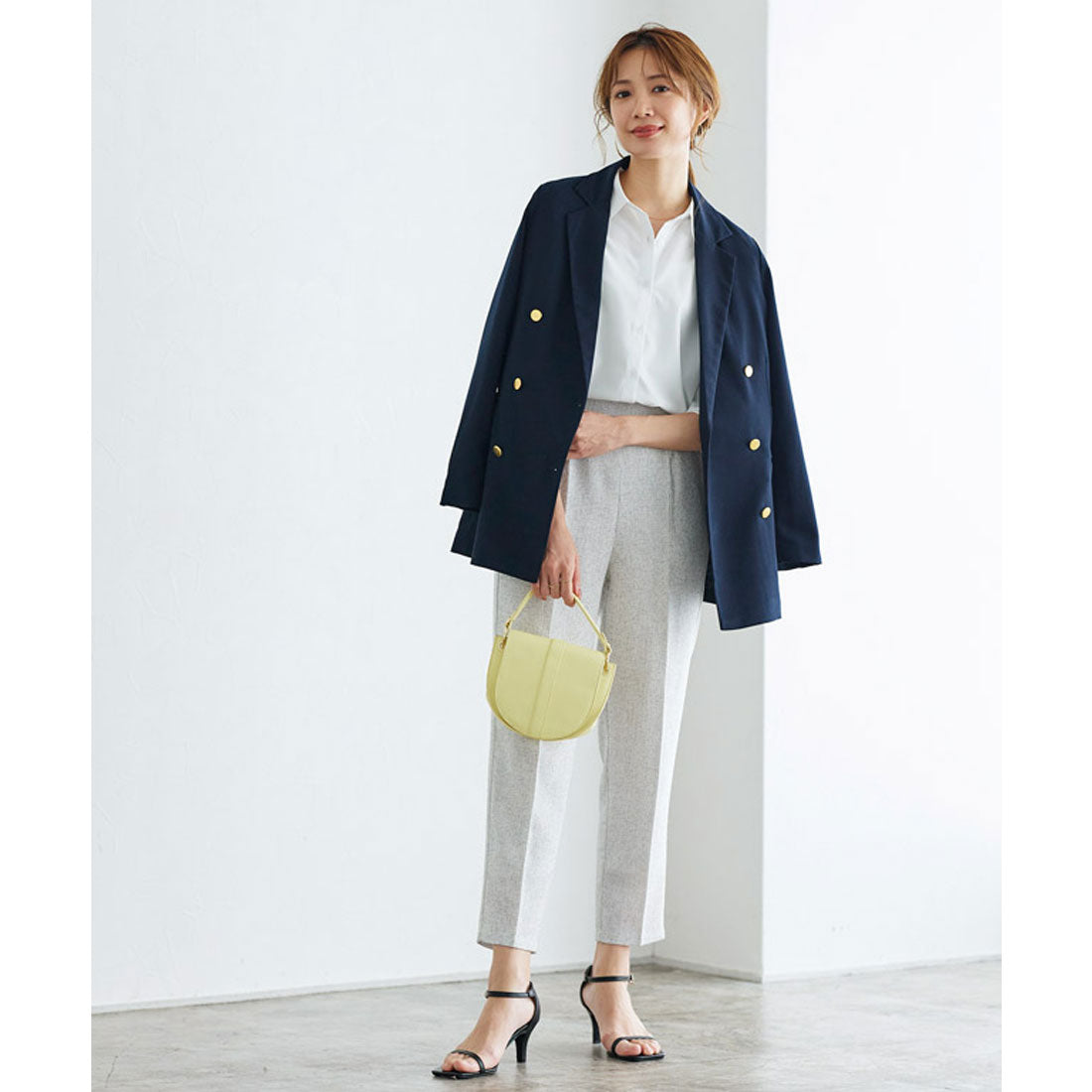 ハーフラウンドハンドバッグ