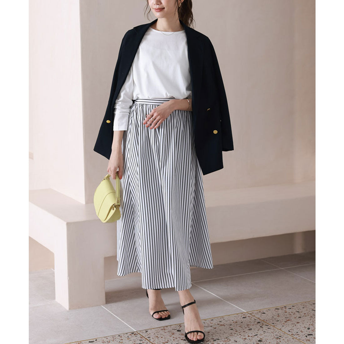 ハーフラウンドハンドバッグ