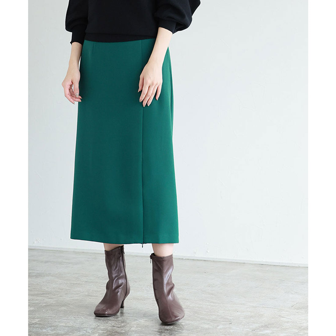 Square-Toe Mid-Length Boots