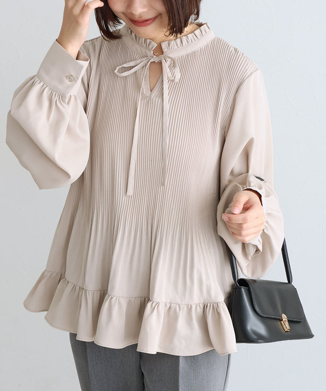 ピエロ Pierrot 消しプリーツフリルネックブラウス (グレージュ) グレージュ