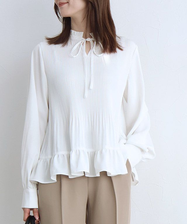 ピエロ Pierrot 消しプリーツフリルネックブラウス (オフホワイト) オフホワイト