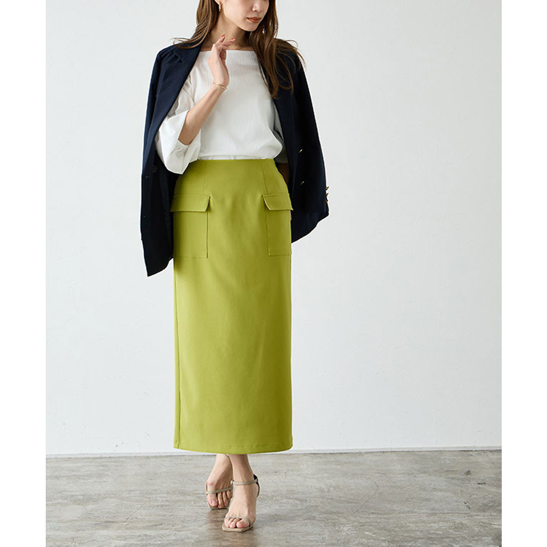 側邊翻蓋口袋I型裙子