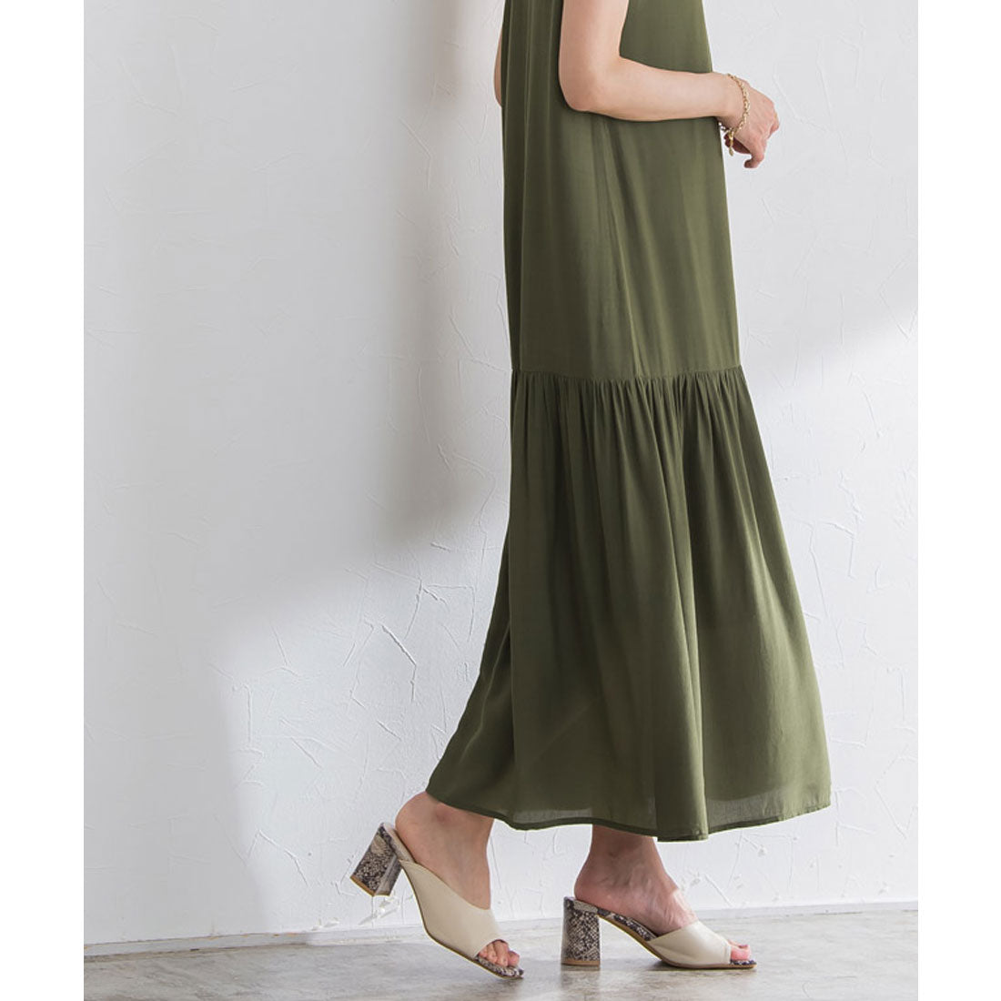 奇妙的白皮皮埃羅(Pierrot)奇妙的pierrot下擺切換法式袖子一件