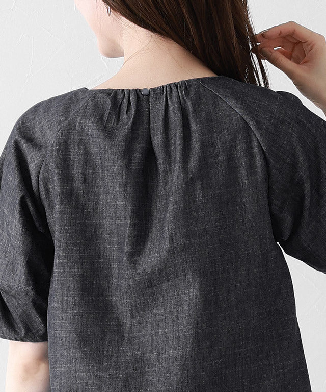 シャンブレーギャザーブラウス