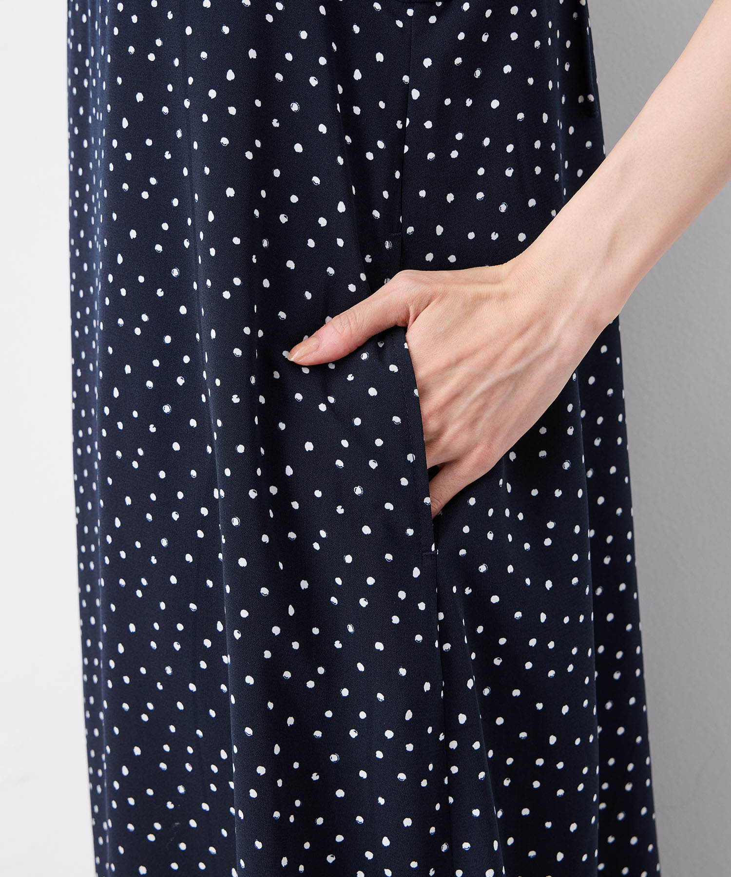 プチ オンフルール Petit Honfleur 【接触冷感】ドットプリントキャミワンピース (ネイビー) ネイビー