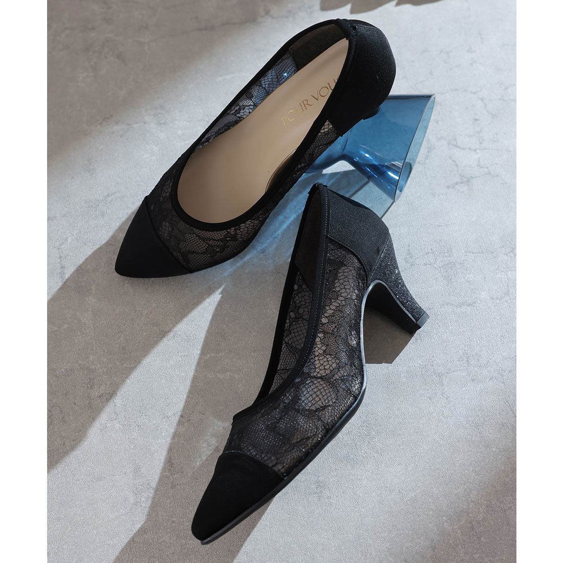プールヴー PourVous ポインテッドトゥレースパンプス