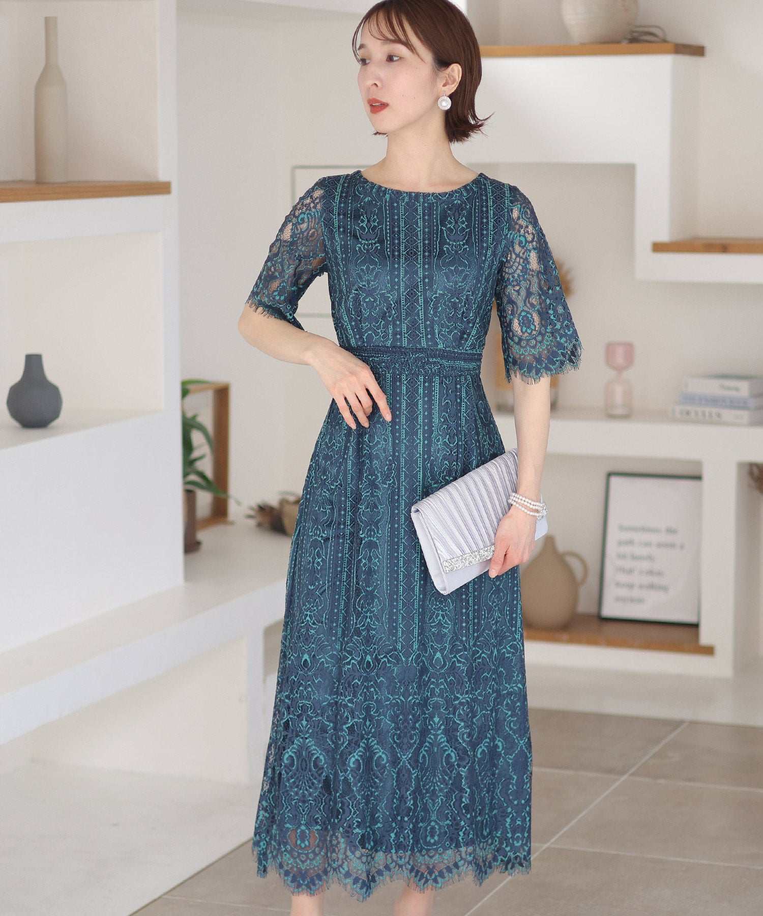 PourVous Wedding Dress with Scallop Sleeves & Mid-Length Large Siz