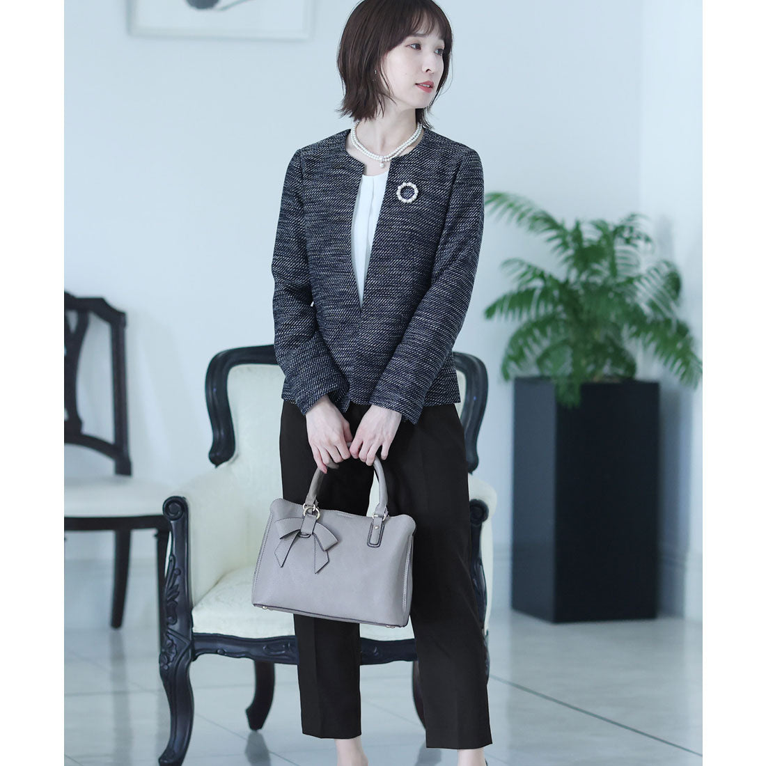 プールヴー PourVous ノーカラーパンツスーツ,ネイビー