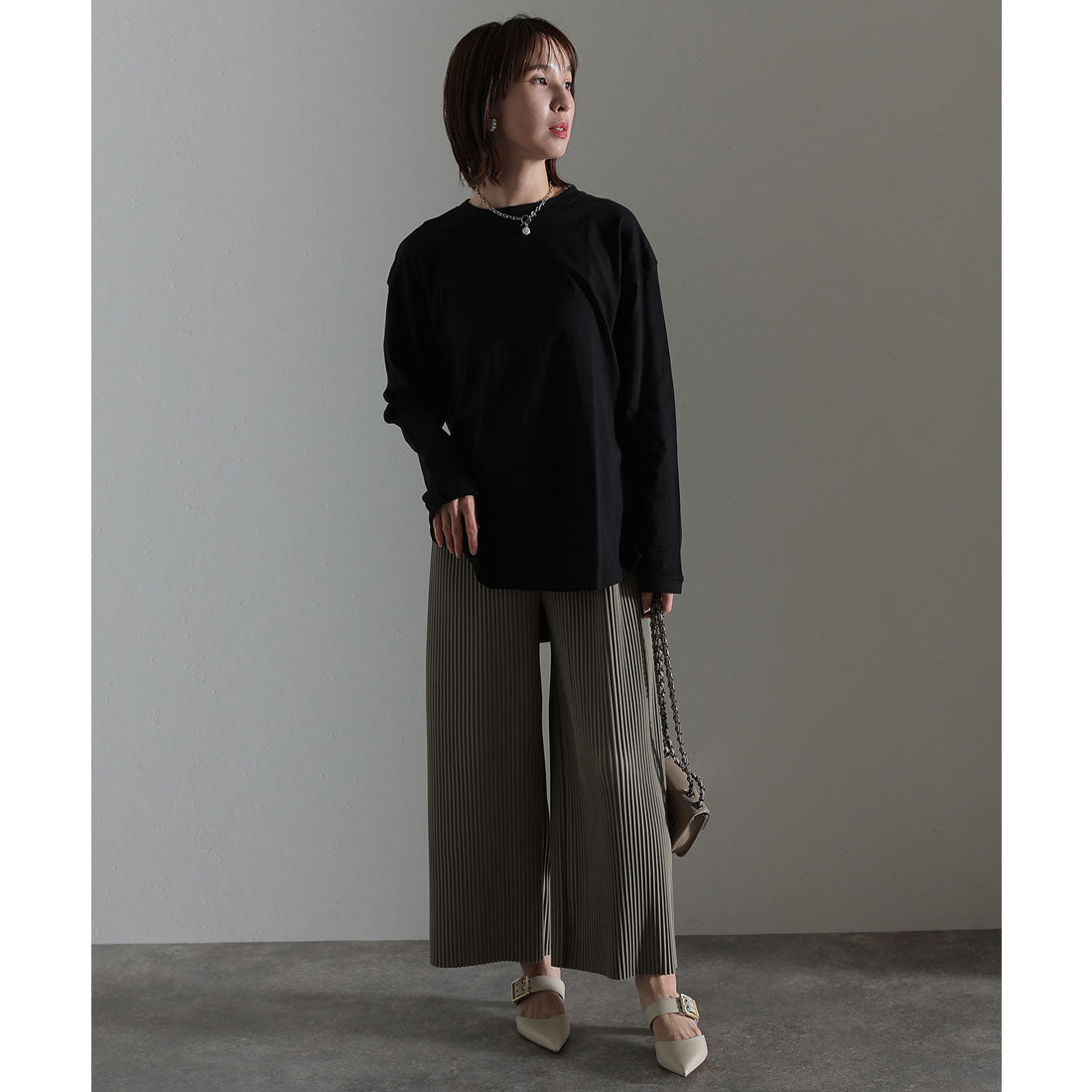 プールヴー PourVous ラウンドロングヘムロンT