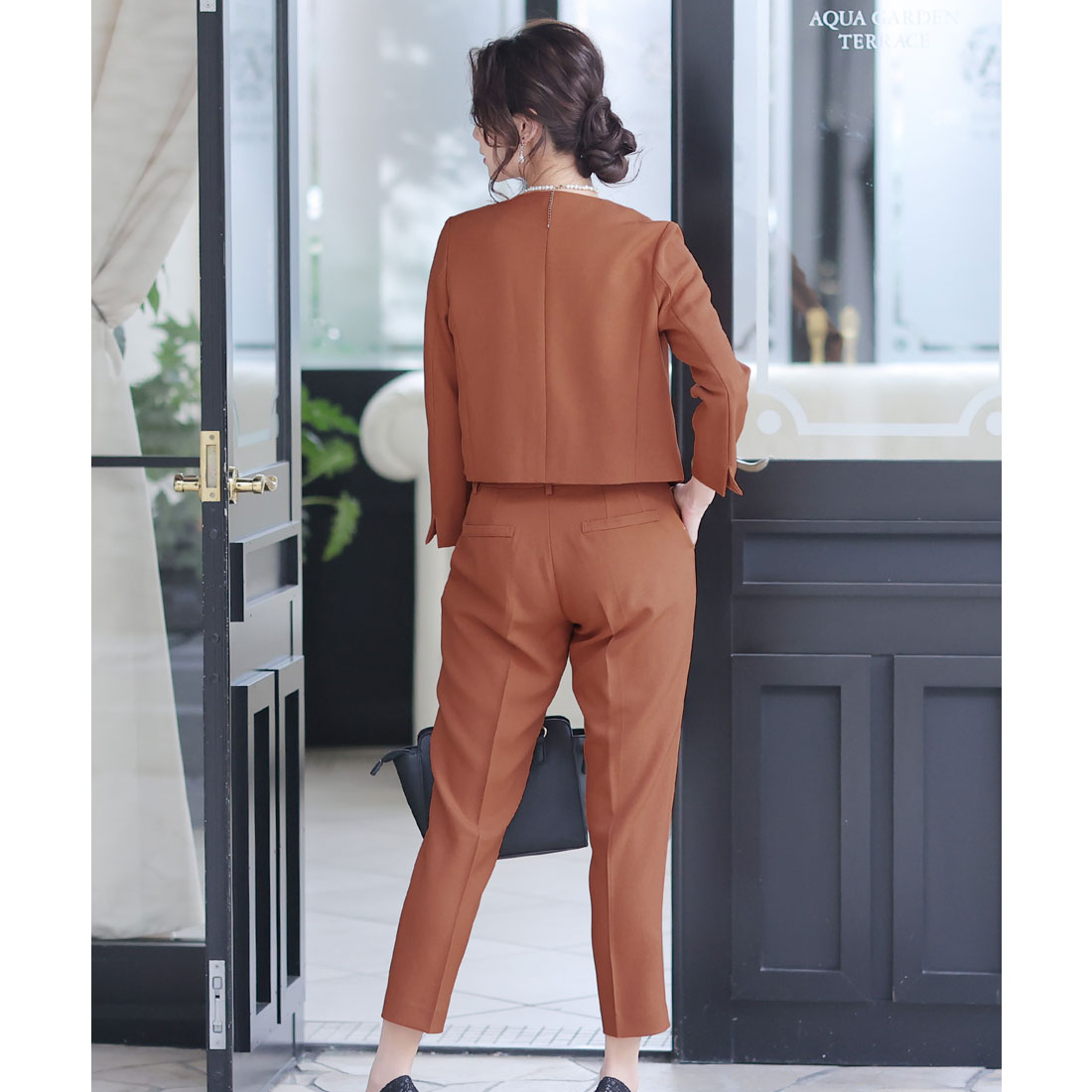 プールヴー PourVous スタイルアップノーカラージャケットパンツスーツ