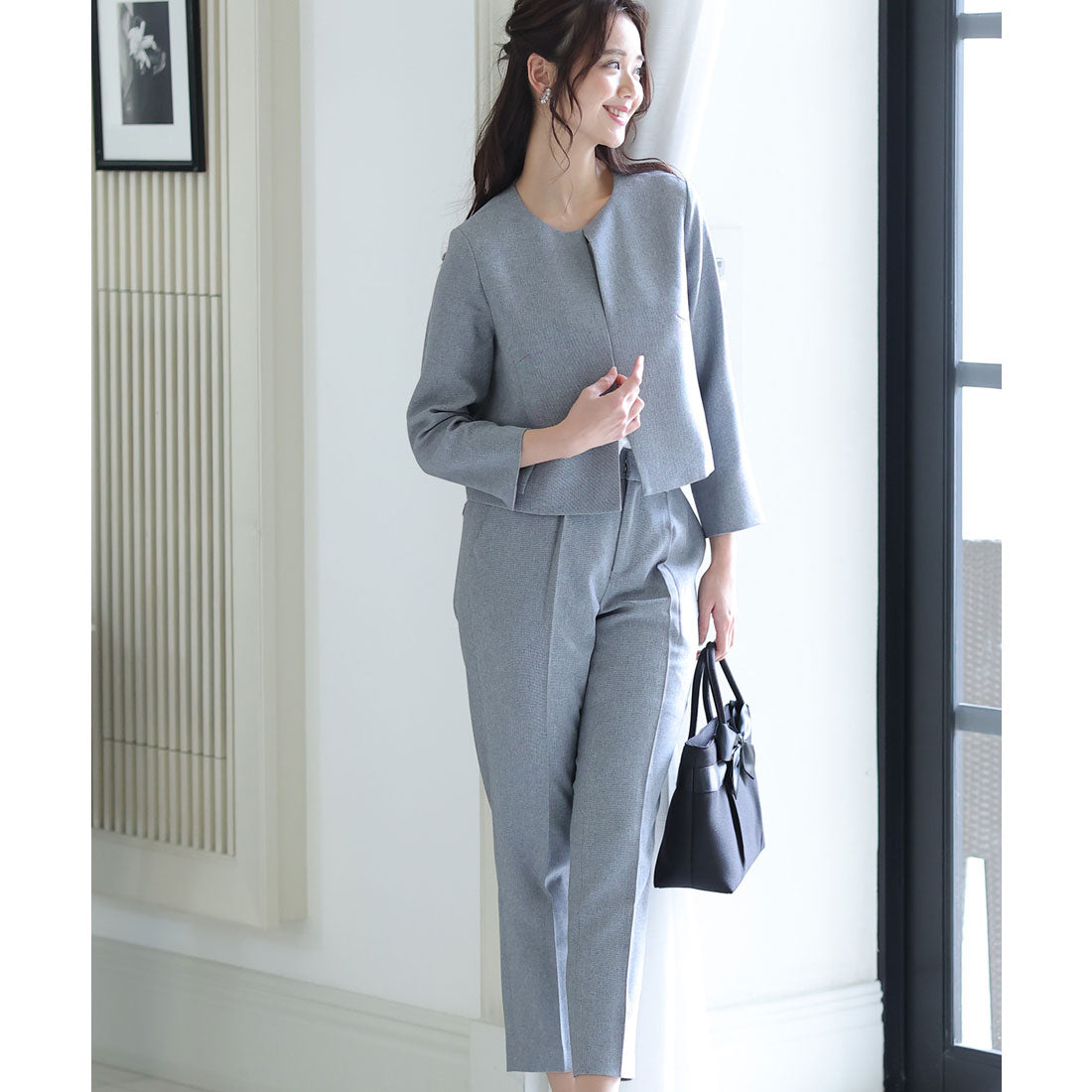 プールヴー PourVous スタイルアップノーカラージャケットパンツスーツ,グレー
