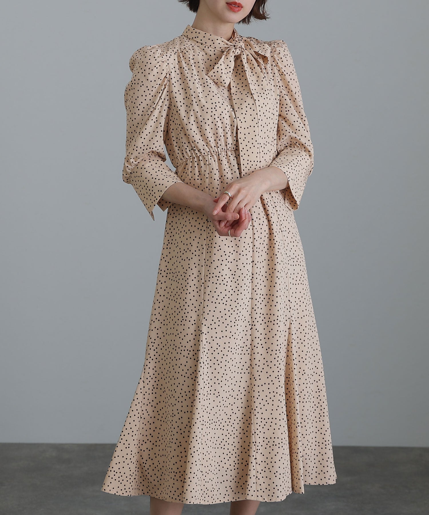 プールヴー PourVous 結婚式パーティードレスレトロ袖あり&ミモレ丈お呼ばれフォーマル ワンピース 20代 30代 40代 (ベージュ) ベージュ