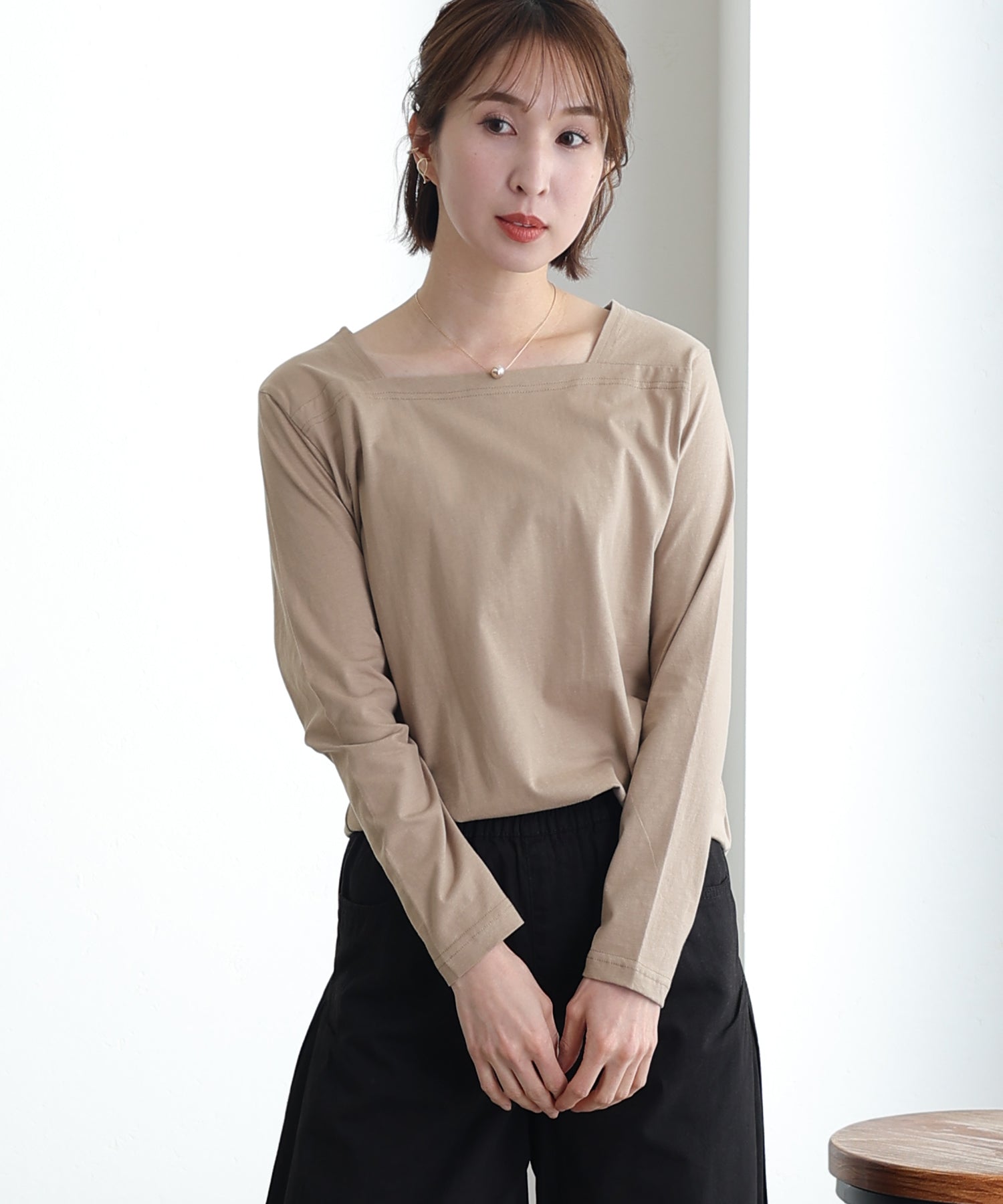 プールヴー PourVous コットンスクエアネックプルオーバー (グレーベージュ) グレーベージュ