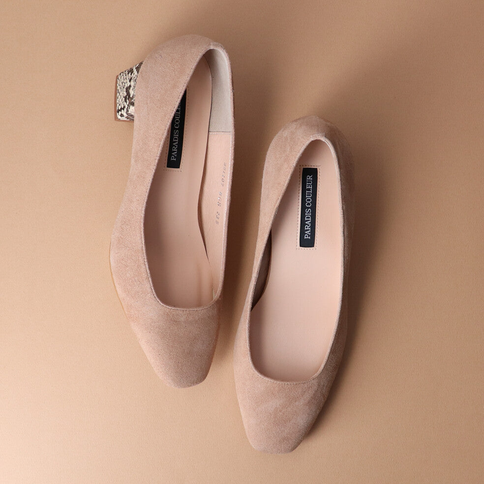 パラディクルール PARADIS COULEUR スクエアカットプレーンパンプス,ベージュスウェード