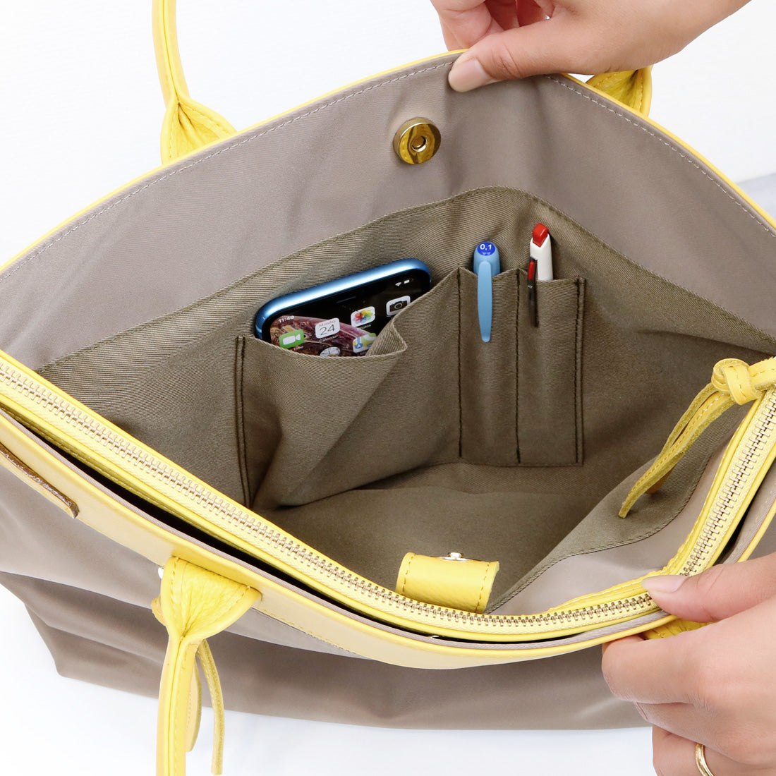 <Long-selling>【Item worn in TV drama】Perche nylon cowhide twist metal fittings tote bag