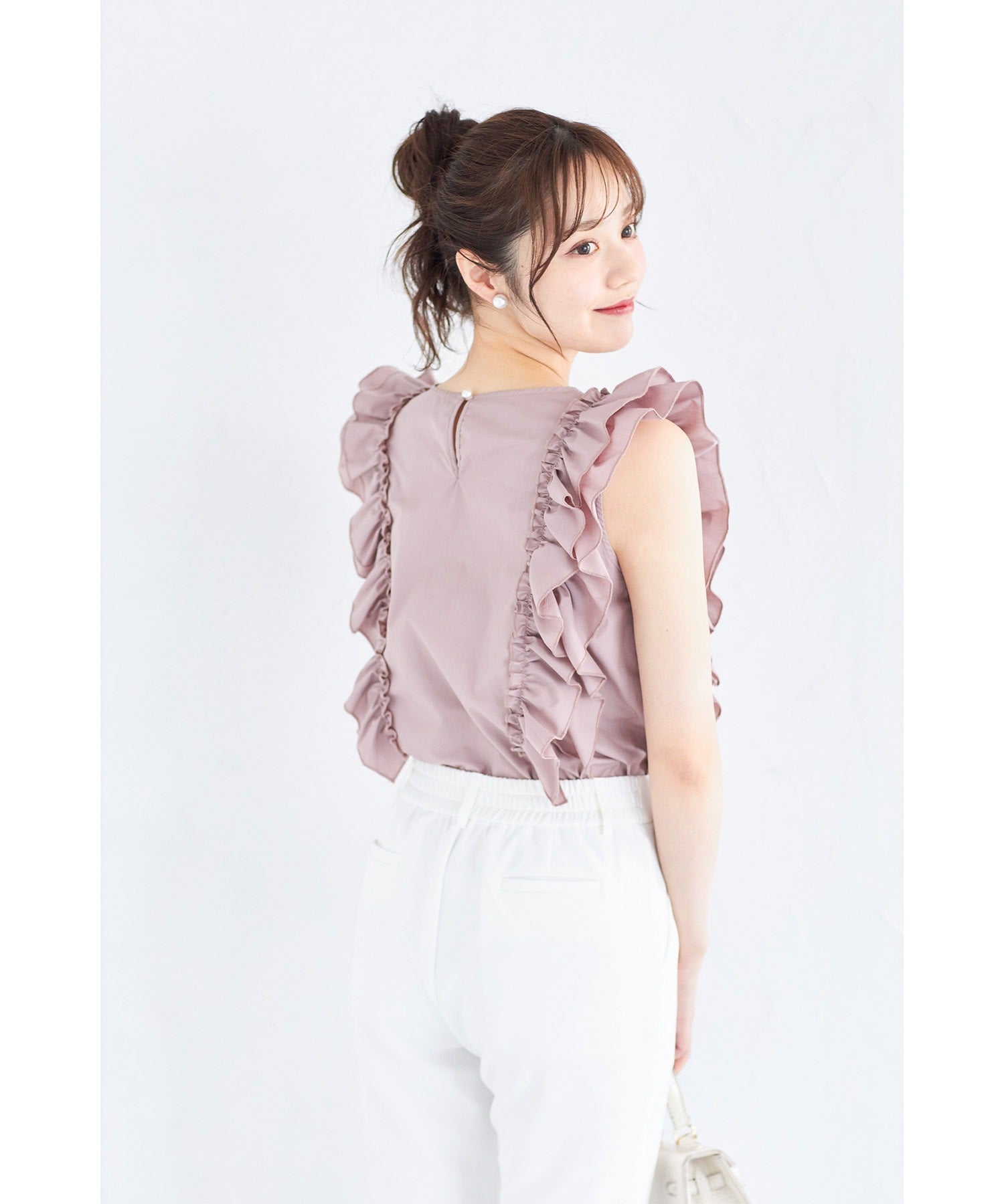 トッコクローゼット tocco closet サイドフリルブラウス (グレイッシュピンク) グレイッシュピンク