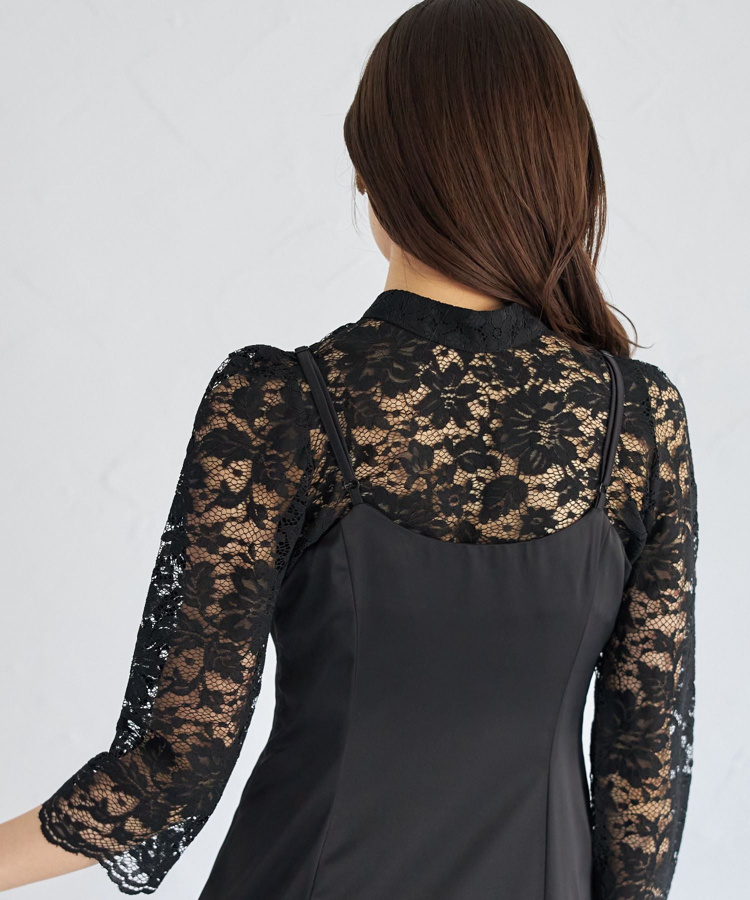 Tocco Closet Multi-Way Bow Tie Ribbon Lace Top × Camisole Dress Set