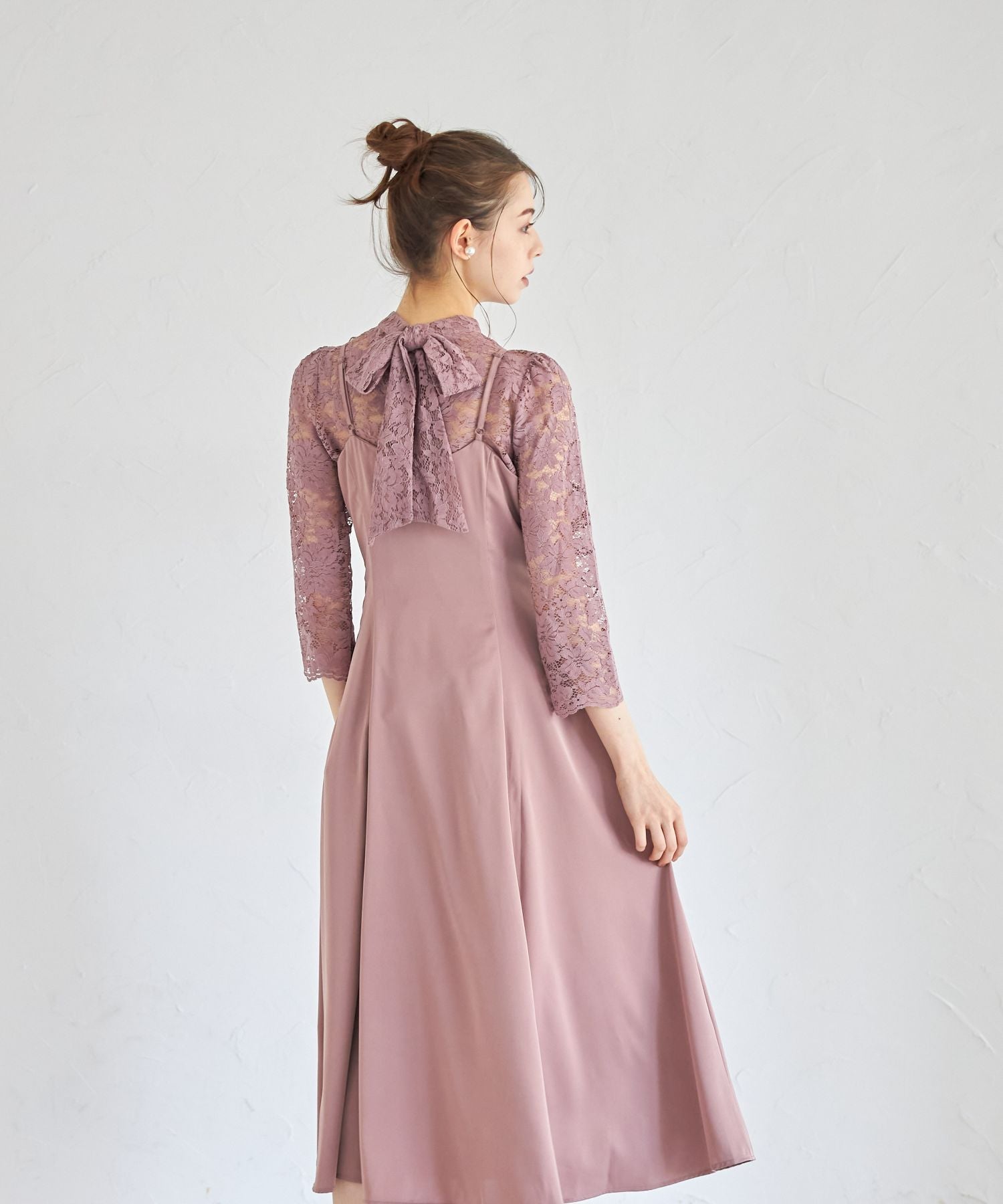 Tocco Closet Multi-Way Bow Tie Ribbon Lace Top × Camisole Dress Set