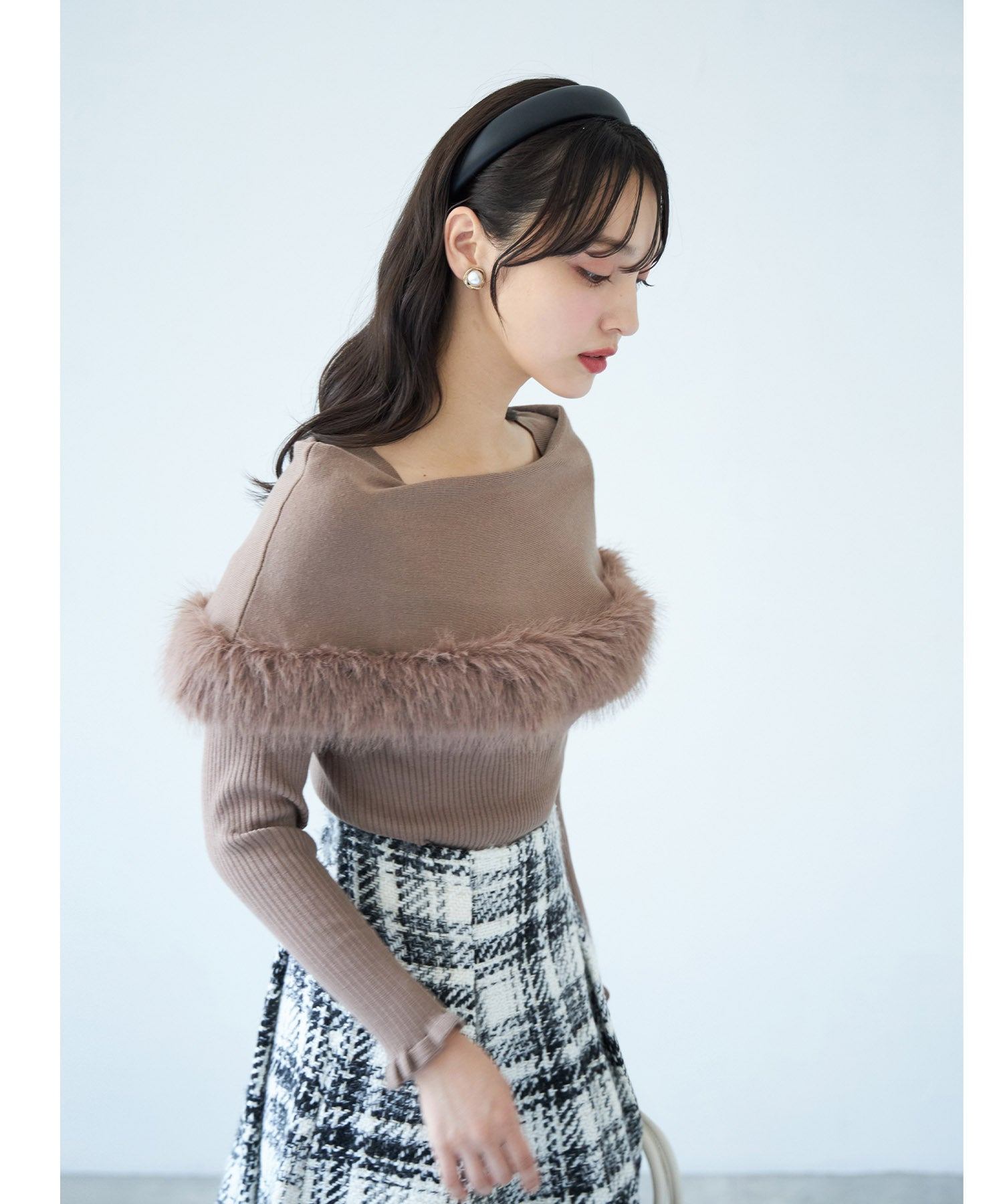 トッコクローゼット tocco closet ファー付きケープライク袖口フリルリブニットプルオーバー