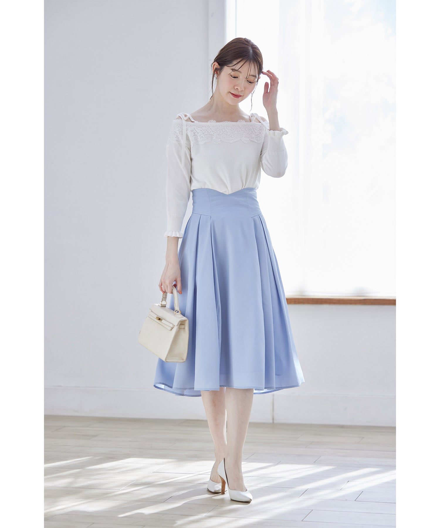 トッコクローゼット tocco closet バックレースアップハートカットハイウエストタックフレアスカート (グレイッシュブルー) グレイッシュブルー