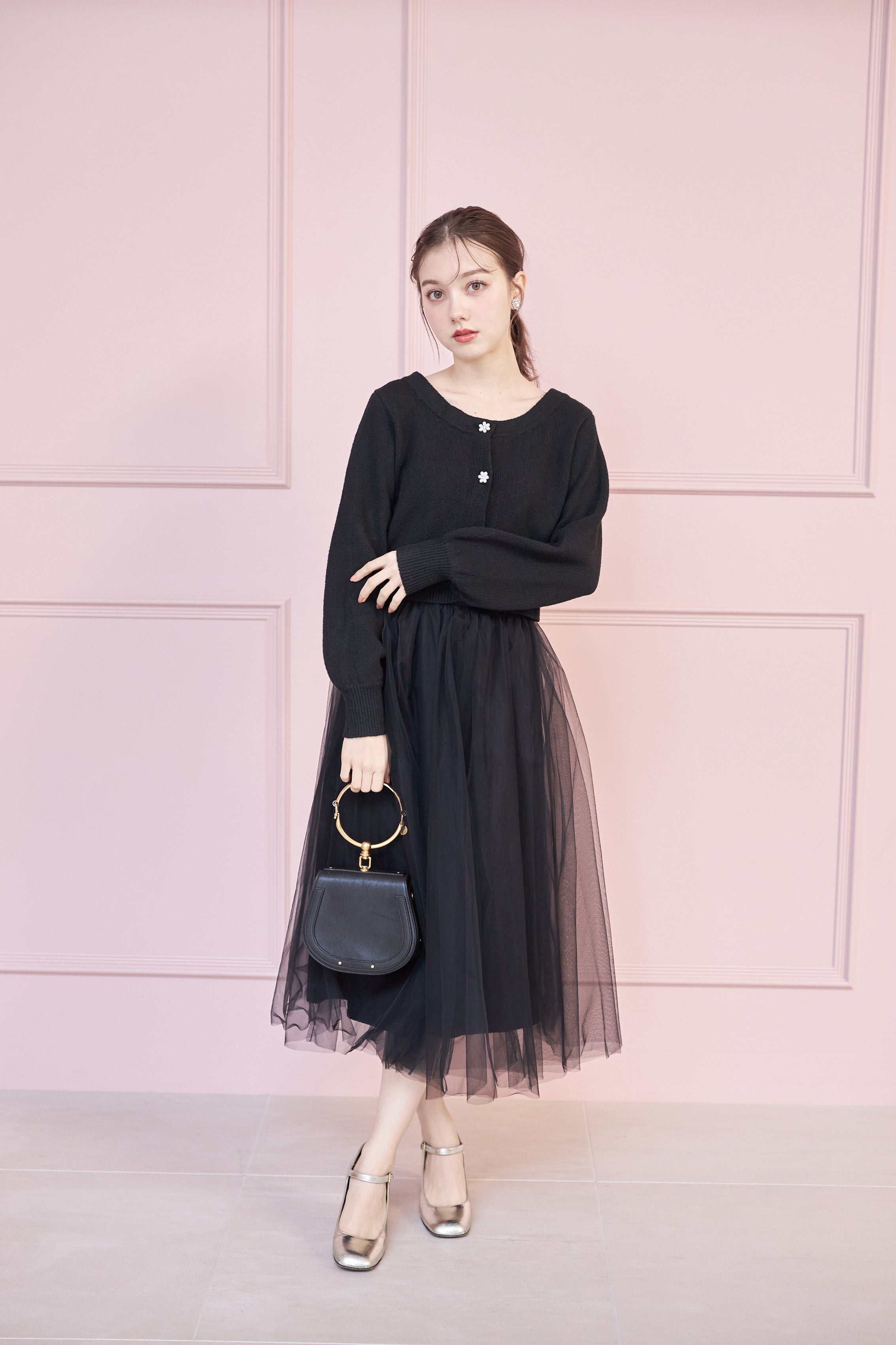 トッコクローゼット tocco closet フラワー釦ショート丈ニットカーディガン×チュールフレアスカートSET ブラック