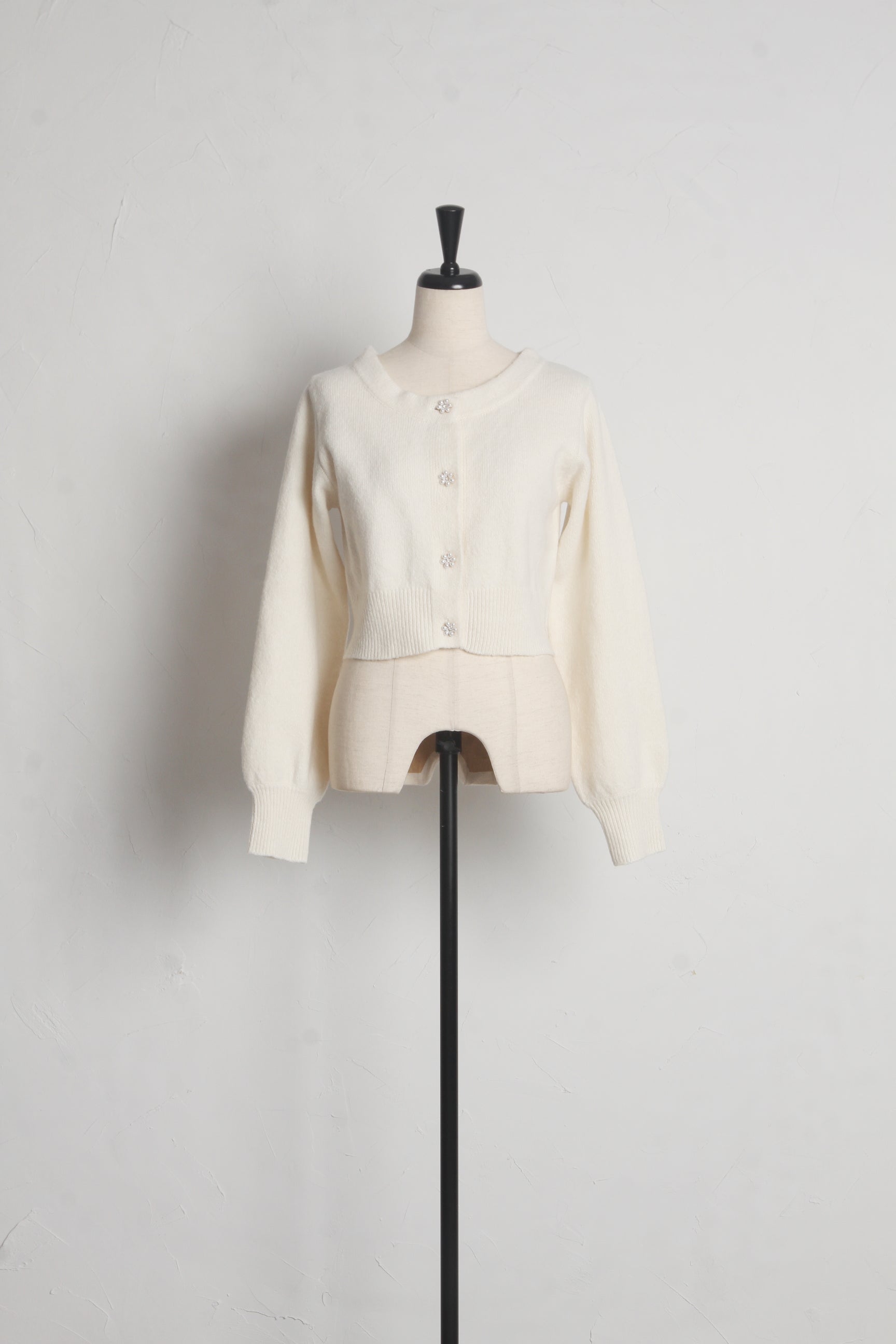 トッコクローゼット tocco closet フラワー釦ショート丈ニットカーディガン×チュールフレアスカートSET ブラック