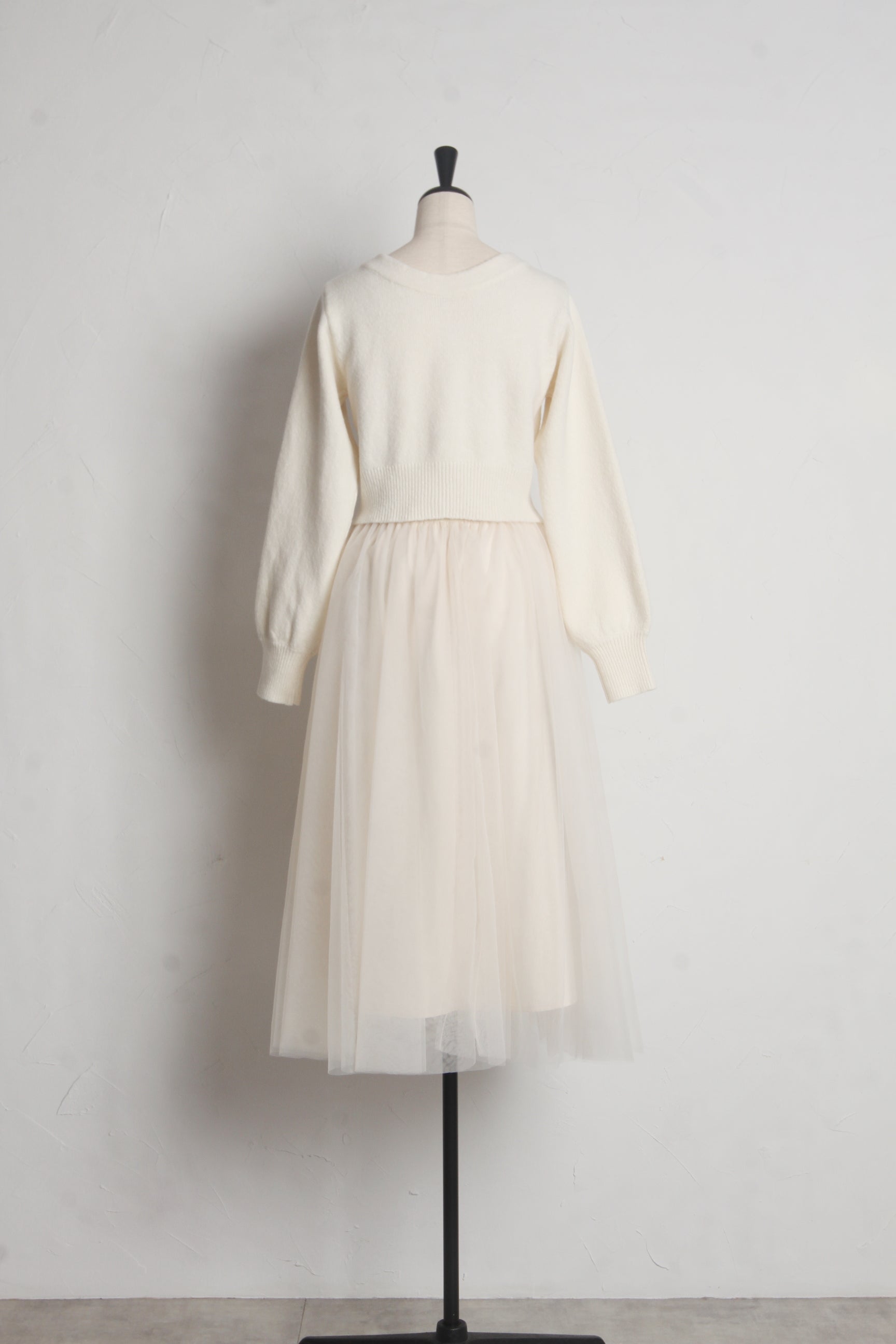 トッコクローゼット tocco closet フラワー釦ショート丈ニットカーディガン×チュールフレアスカートSET ブラック