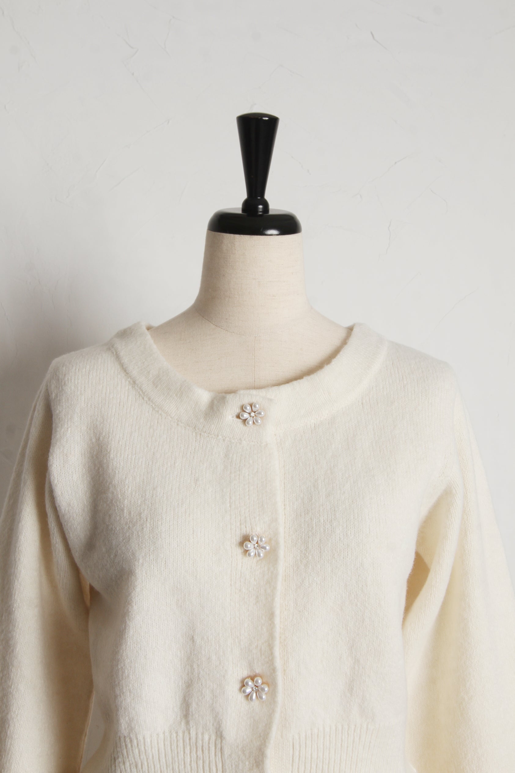 トッコクローゼット tocco closet フラワー釦ショート丈ニットカーディガン×チュールフレアスカートSET ブラック