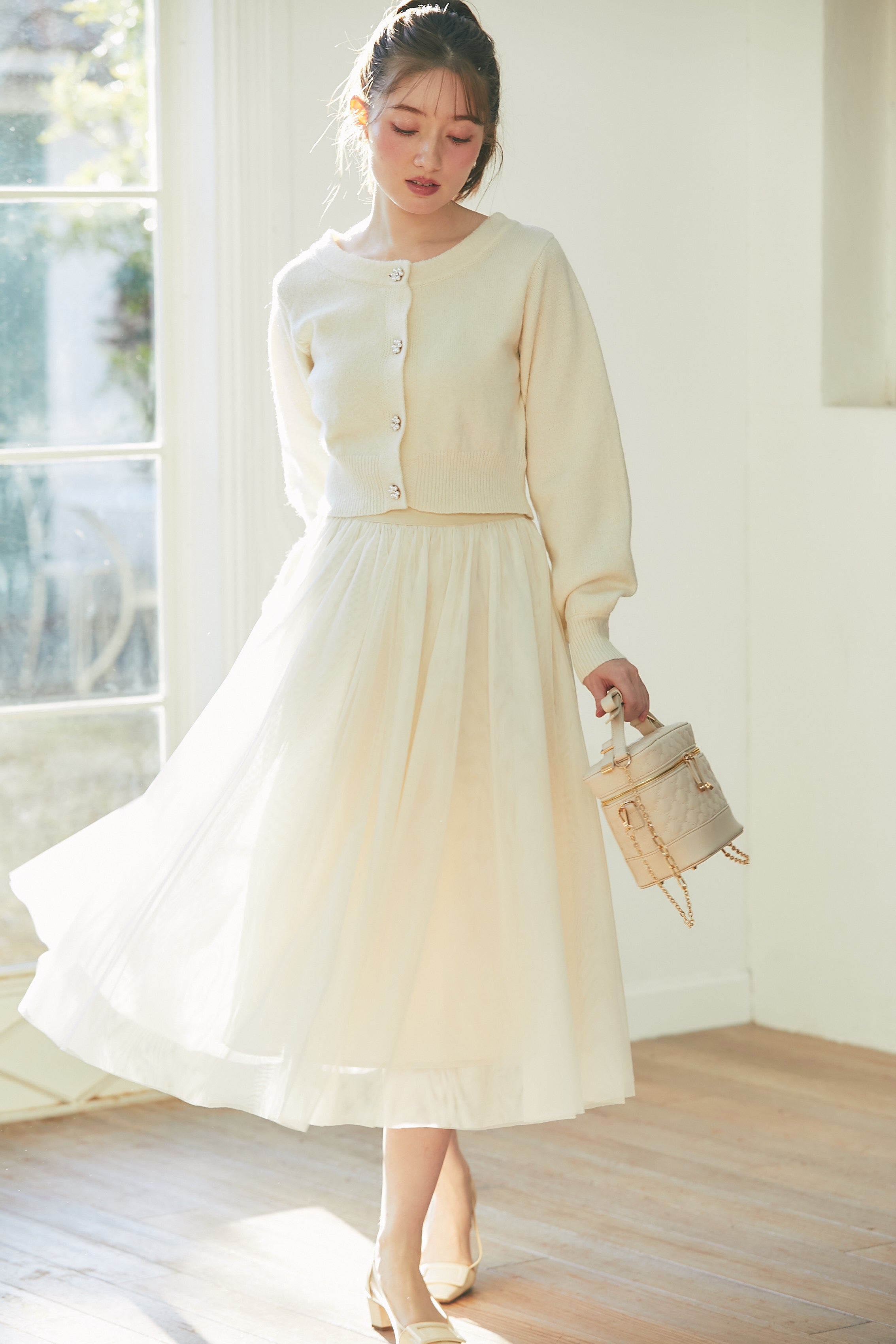 トッコクローゼット tocco closet フラワー釦ショート丈ニットカーディガン×チュールフレアスカートSET ホワイト