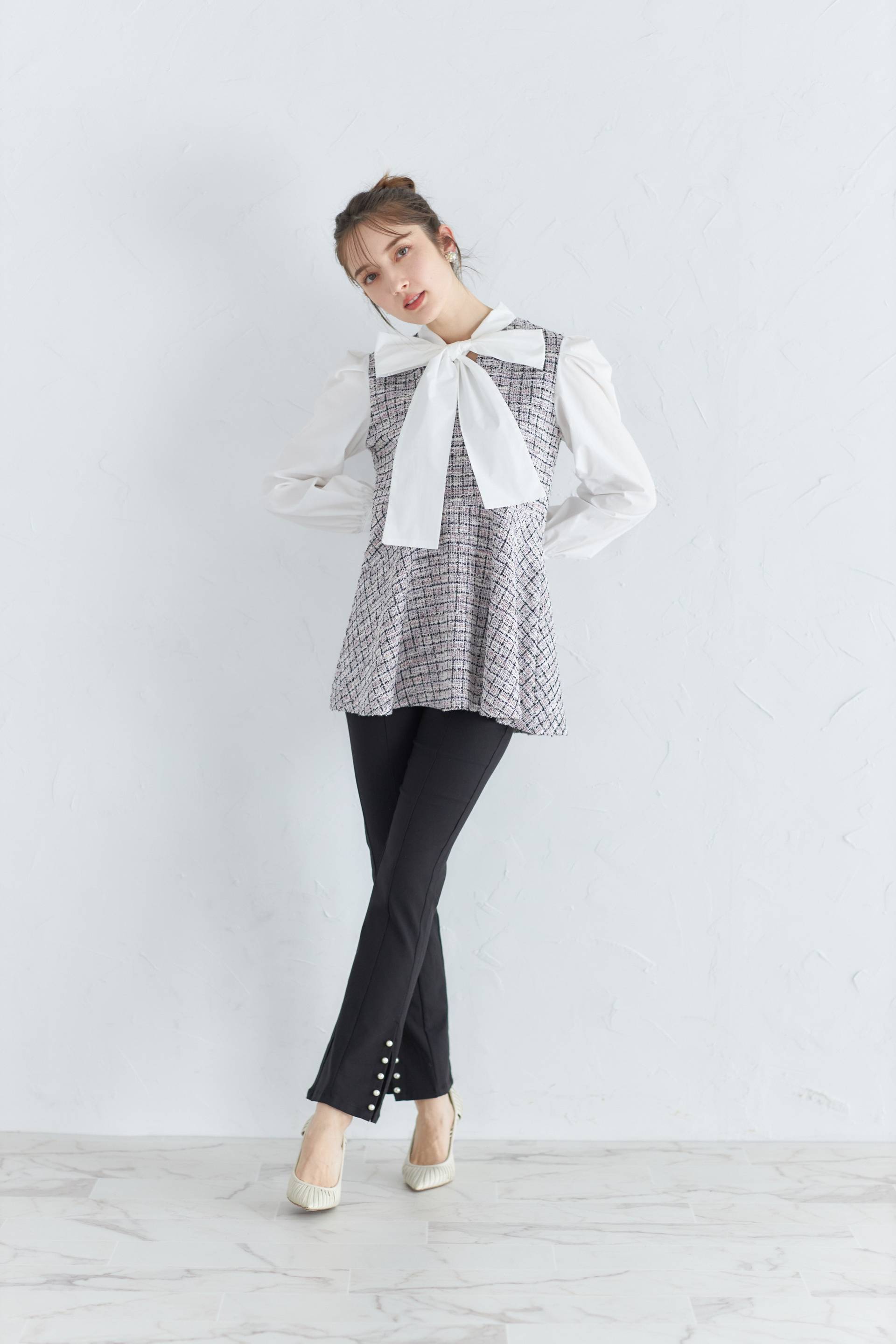 その他 tocco Tocco Closet Hem Pearl-Trimmed Waist Scalloped Cut Pants