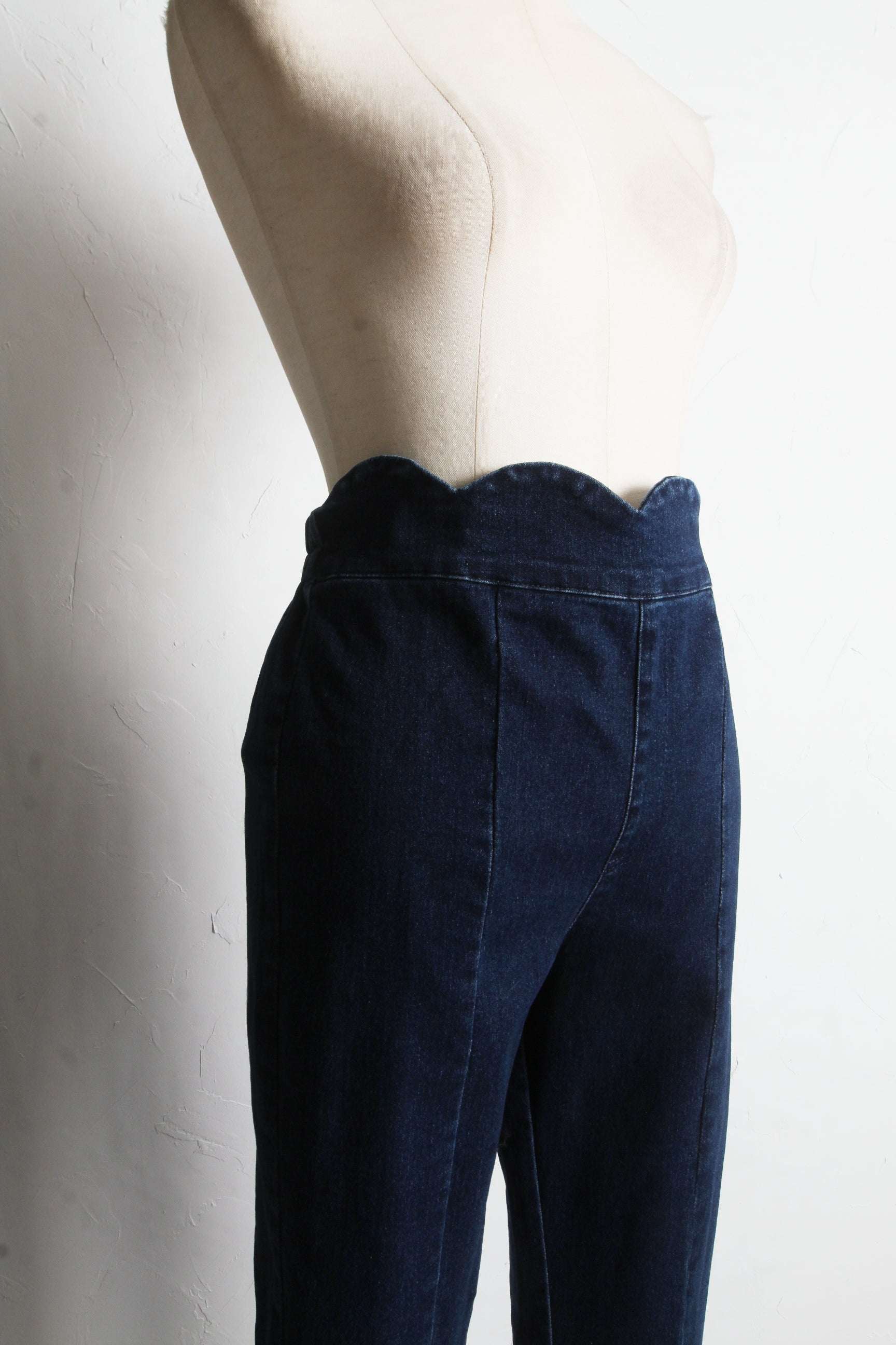 トッコクローゼット tocco closet 裾パール付きウエストスカラップカットパンツ ブラック