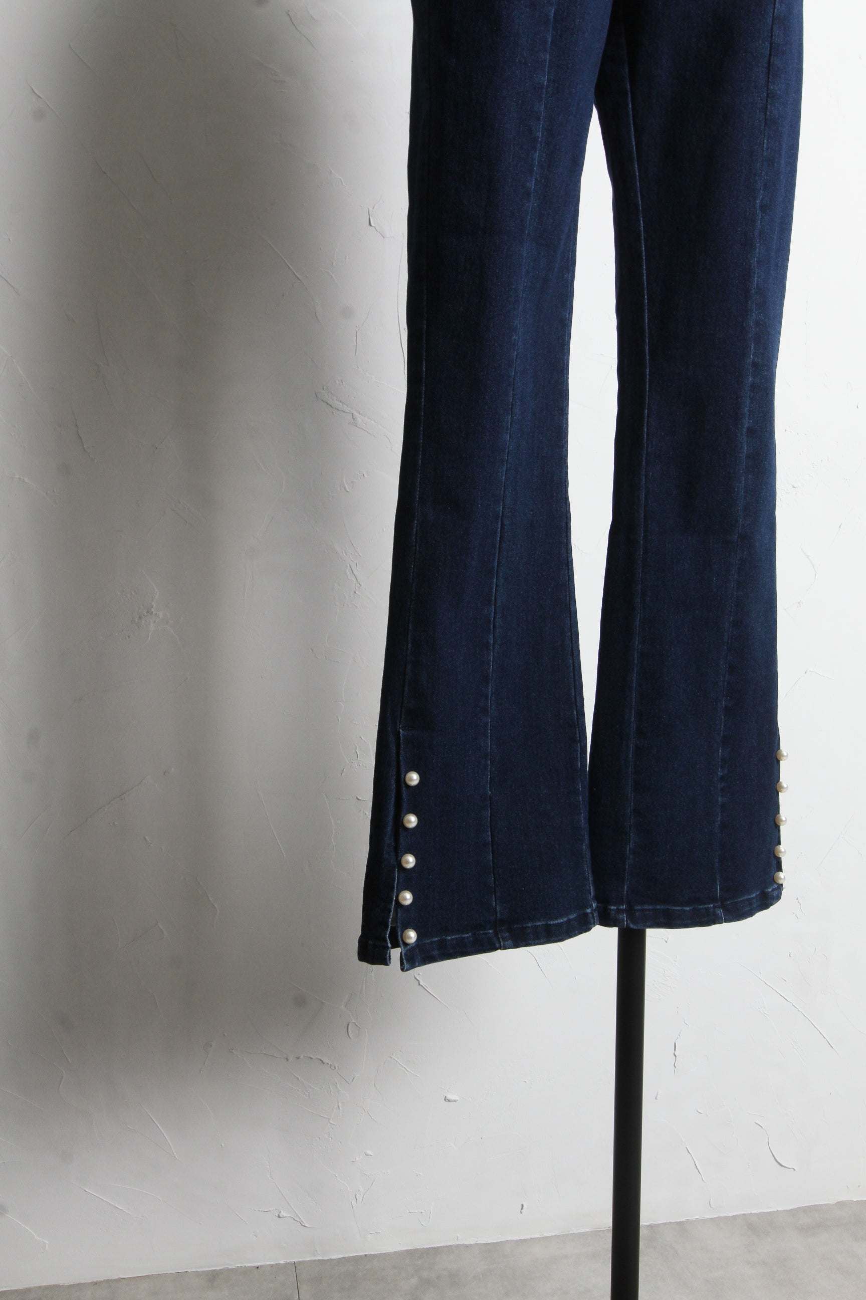 トッコクローゼット tocco closet 裾パール付きウエストスカラップカットパンツ ブラック