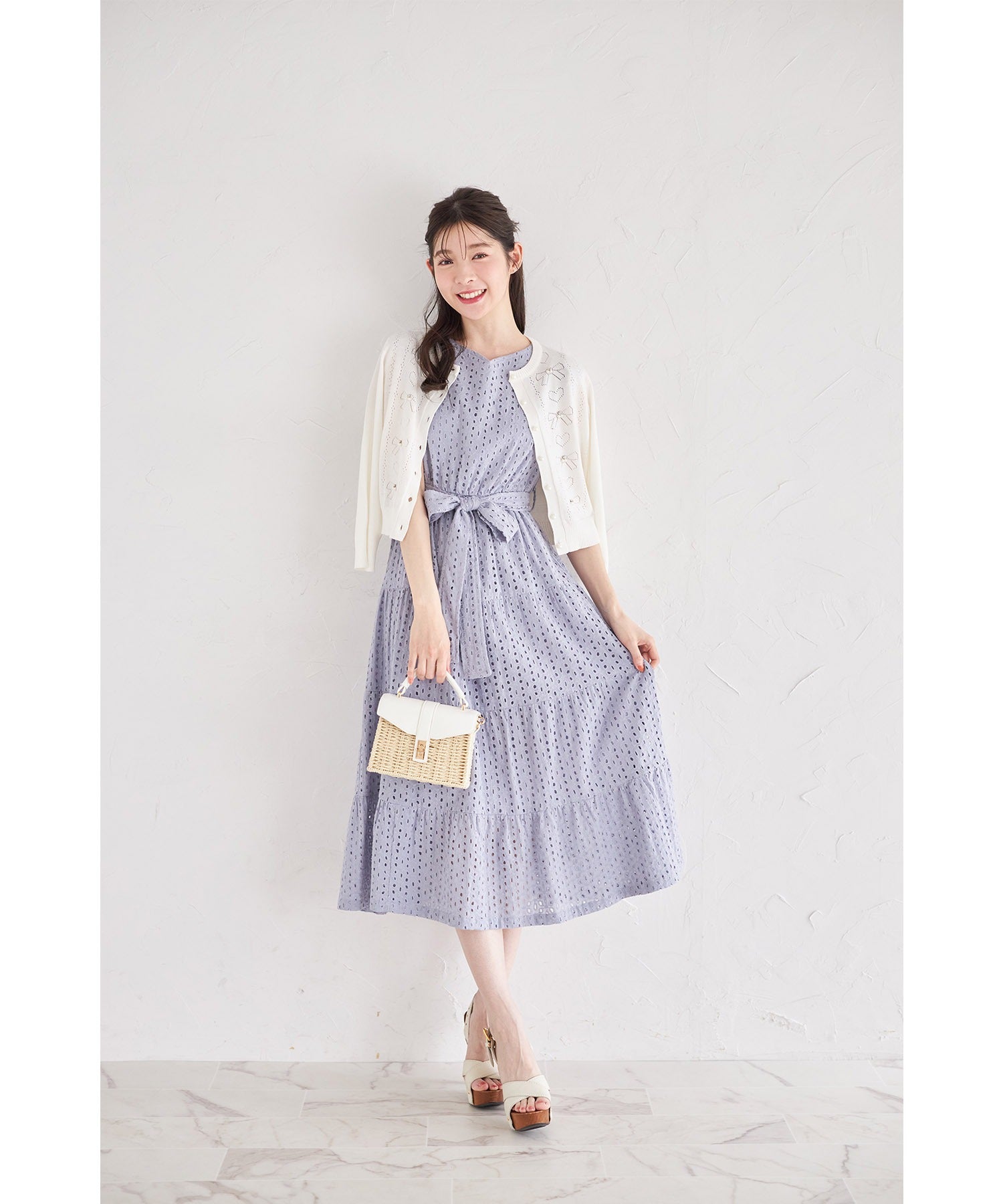 トッコクローゼット tocco closet パールビジュー付きリボン&ハート透かし編みニットカーディガン ホワイト