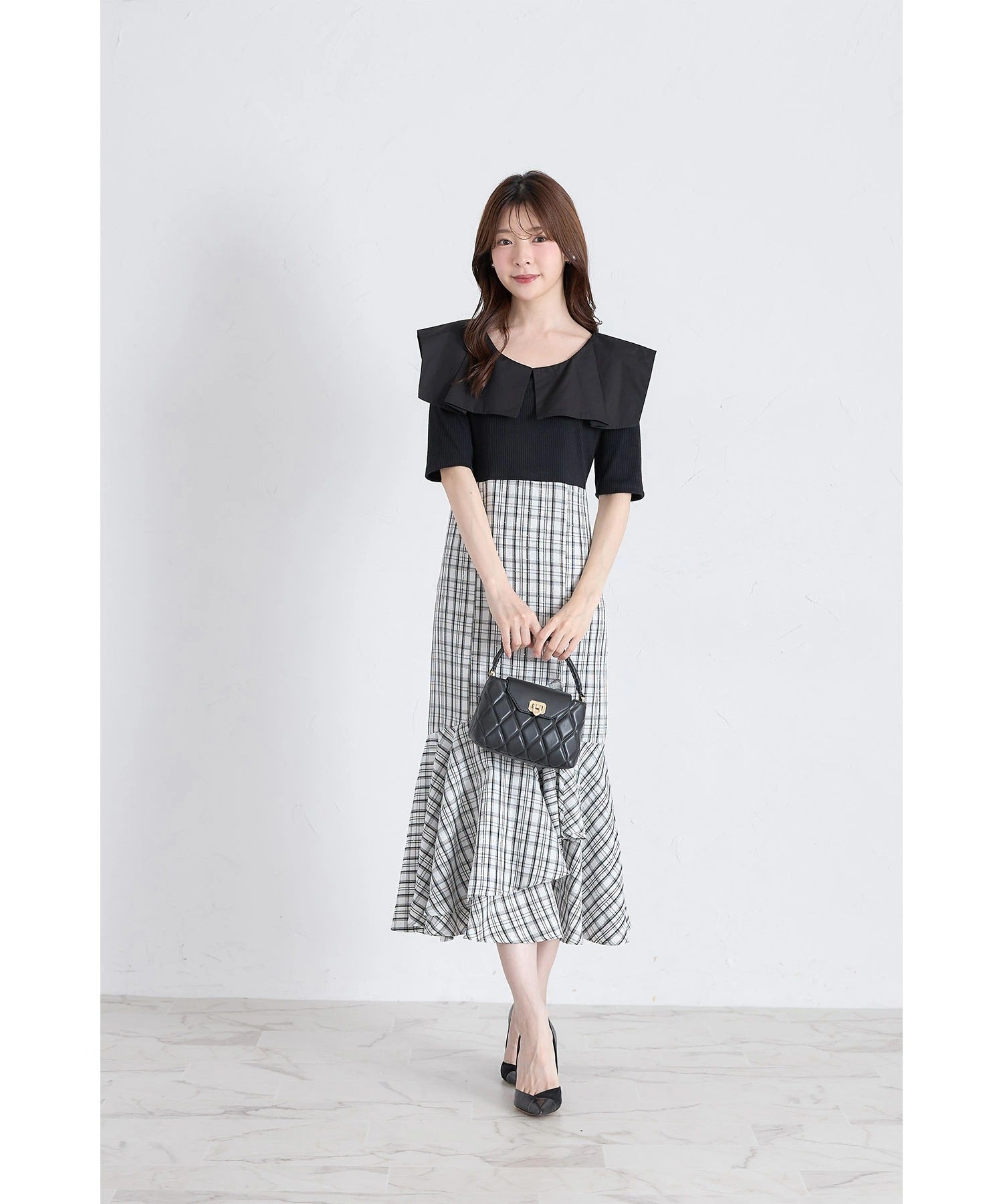 トッコクローゼット tocco closet ビックカラー付きストーン装飾チェック柄バックレースアップドッキングワンピース ホワイト