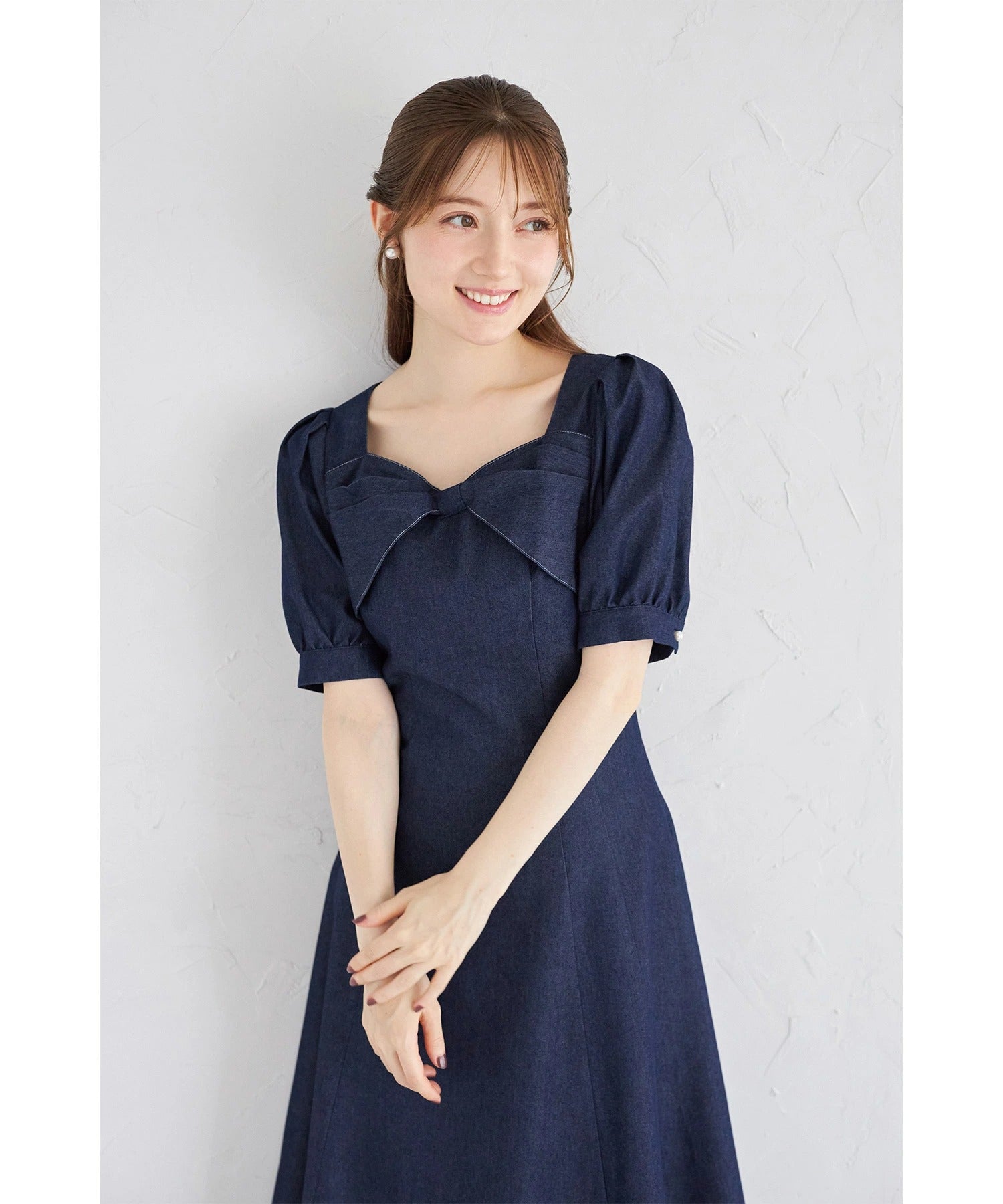 トッコクローゼット tocco closet リボンモチーフ付きバックレースアップデニムワンピース ネイビー