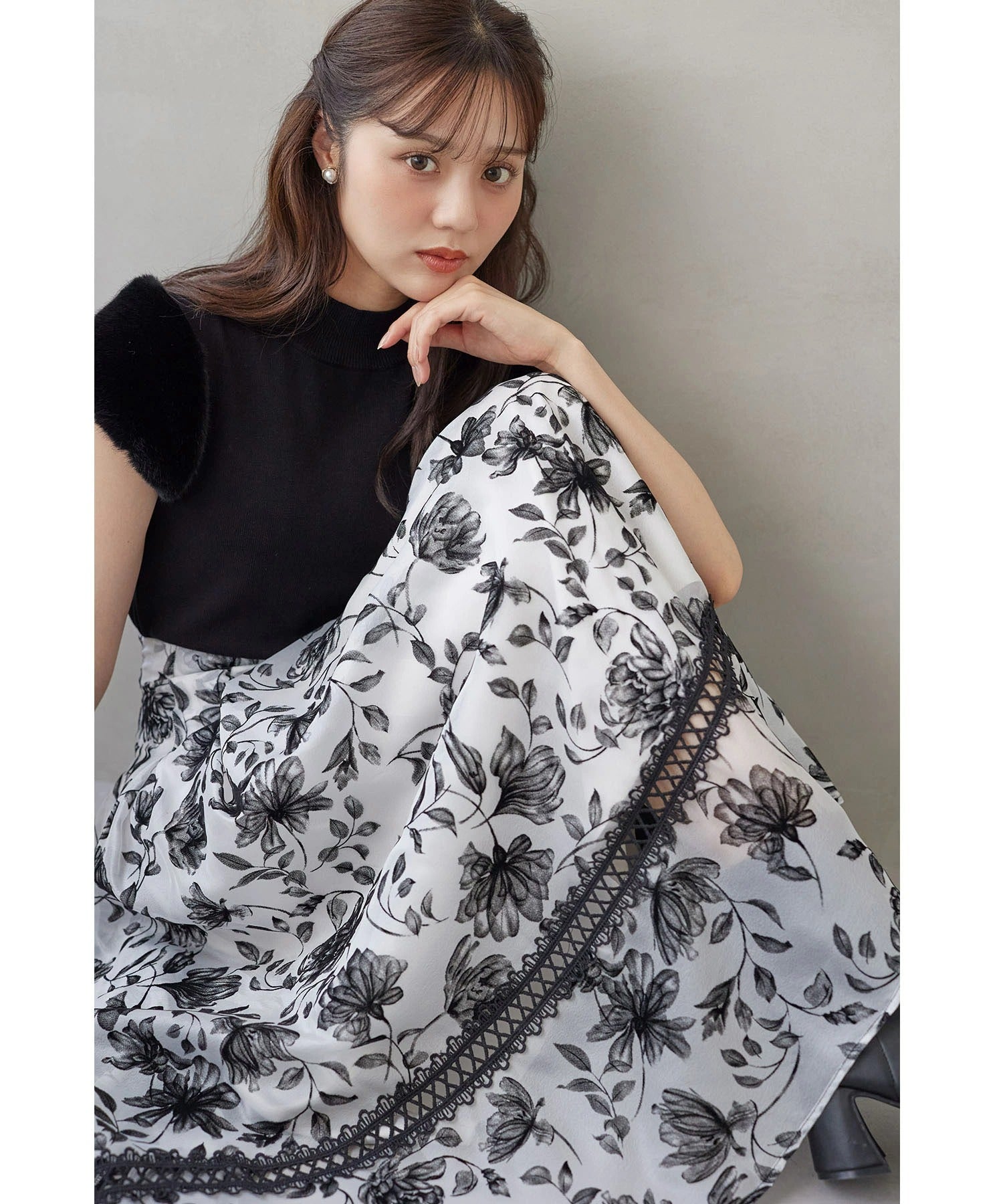 トッコクローゼット tocco closet バックレースアップシアーフロッキーフラワータックボリュームフレアスカート ホワイト