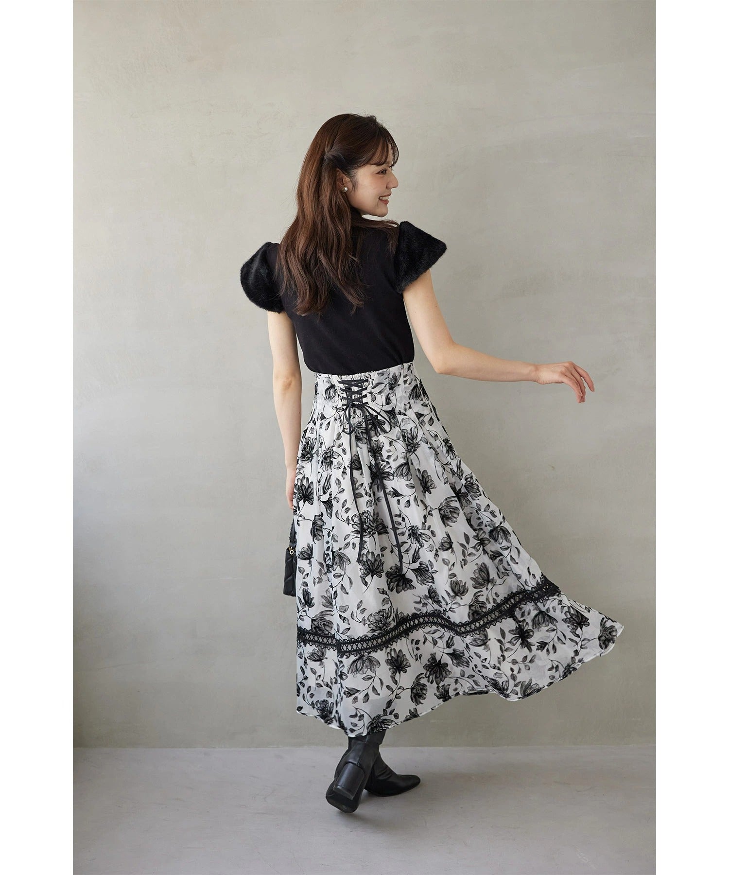 トッコクローゼット tocco closet バックレースアップシアーフロッキーフラワータックボリュームフレアスカート ホワイト