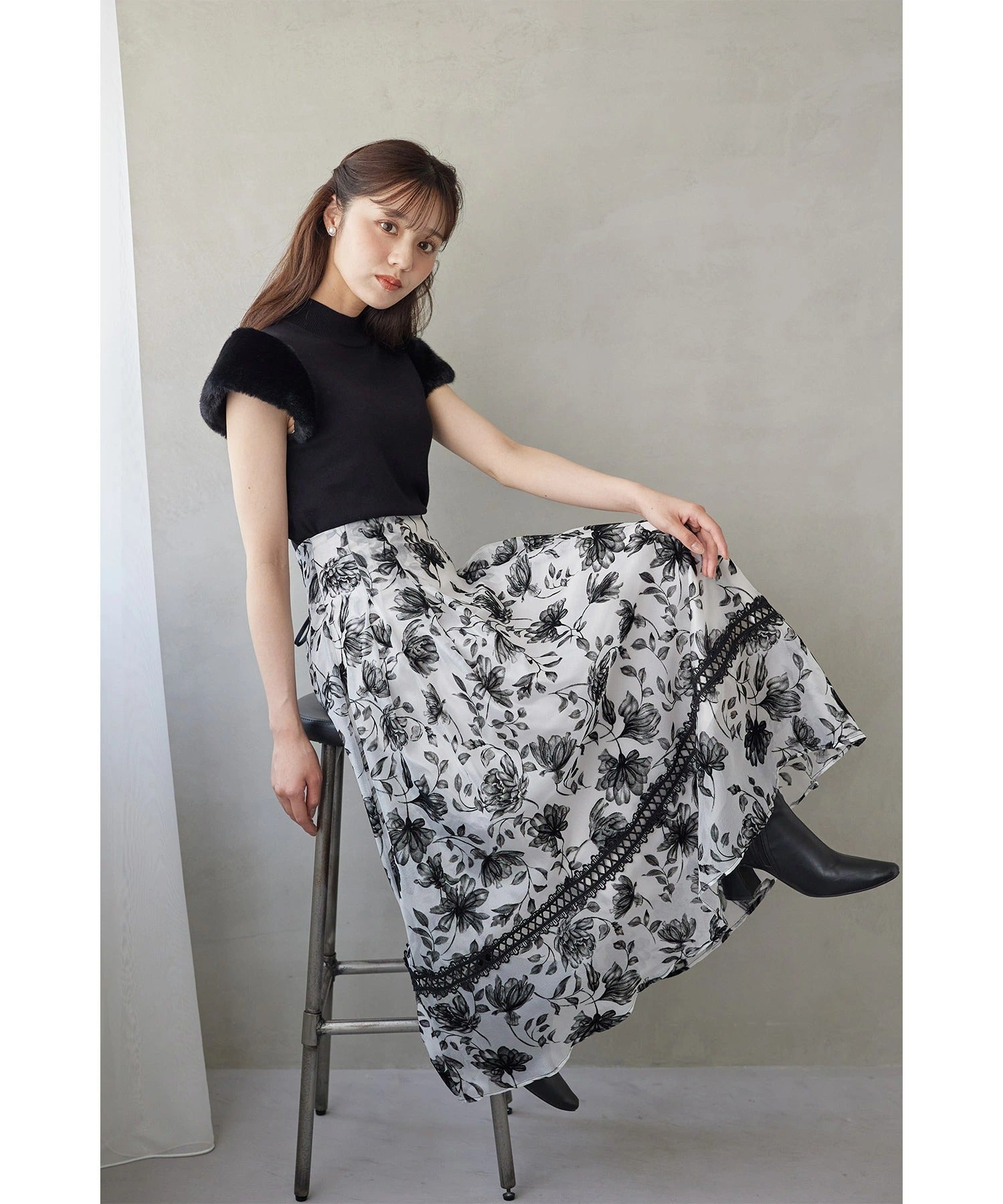 トッコクローゼット tocco closet バックレースアップシアーフロッキーフラワータックボリュームフレアスカート ホワイト