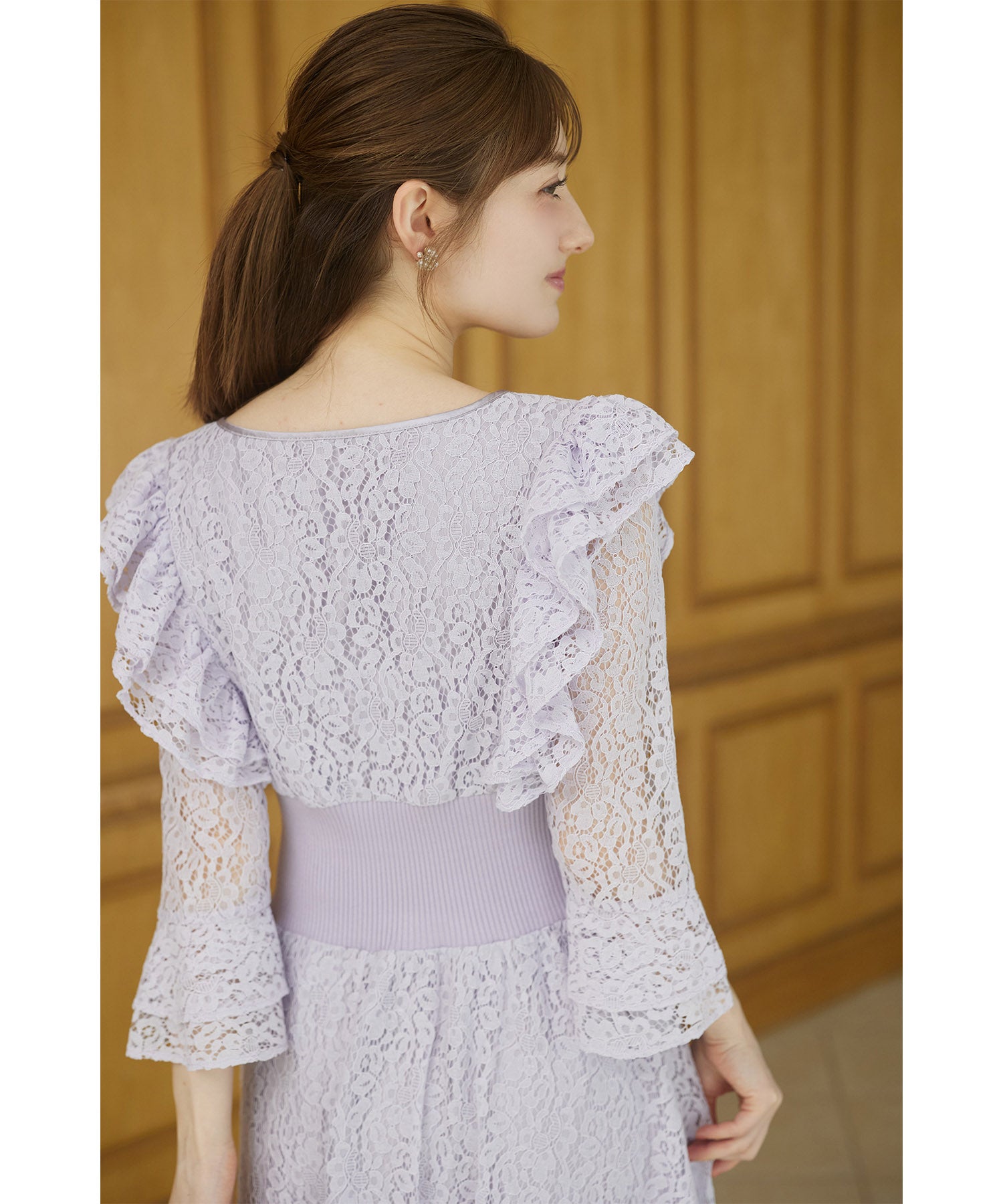 トッコクローゼット tocco closet お呼ばれシーンで大活躍するウエストリブフリルレースワンピース パープル