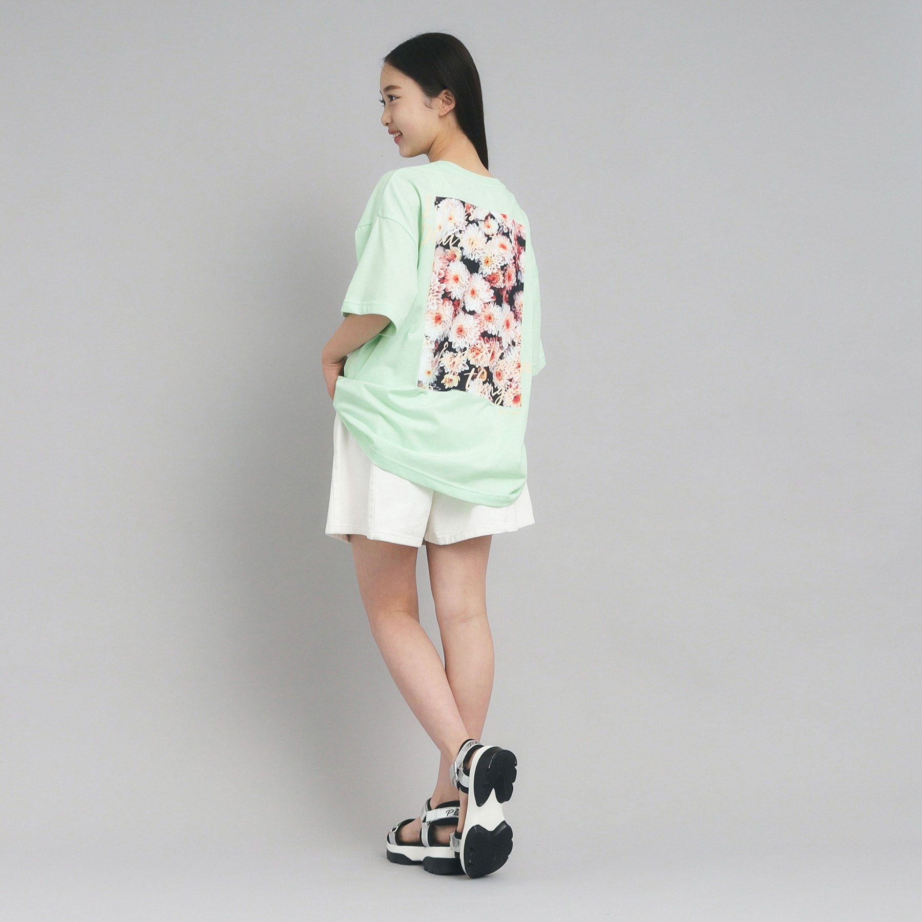 ピンク ラテ PINK-latte バックフォトプリントTシャツ