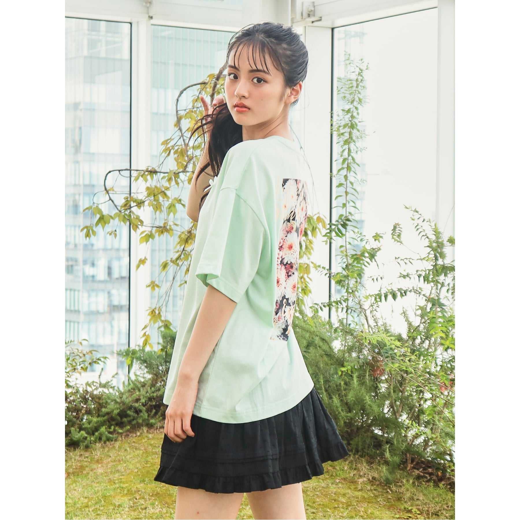 ピンク ラテ PINK-latte バックフォトプリントTシャツ