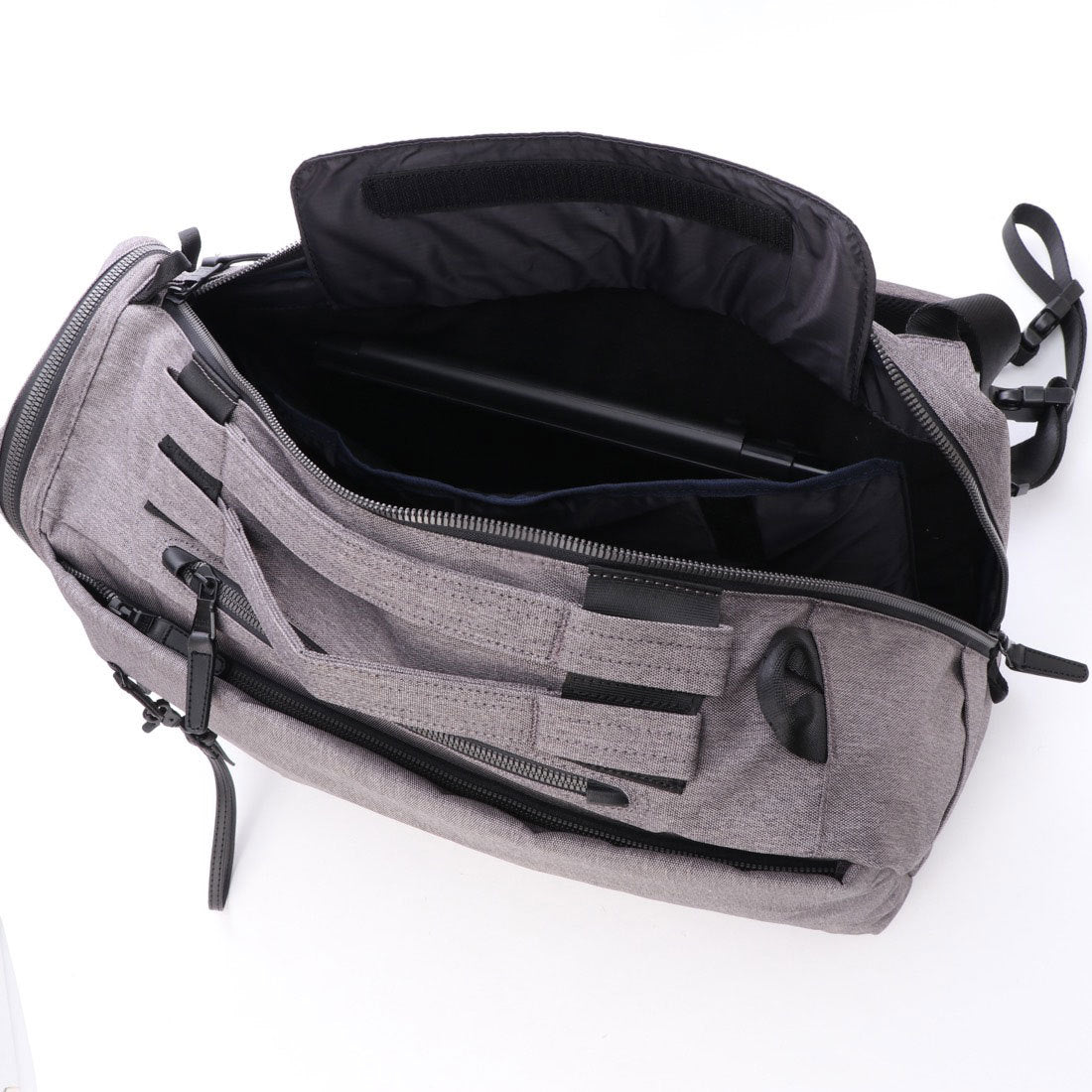 ピー・アイ・ディー P.i.d 3WAYバッグ