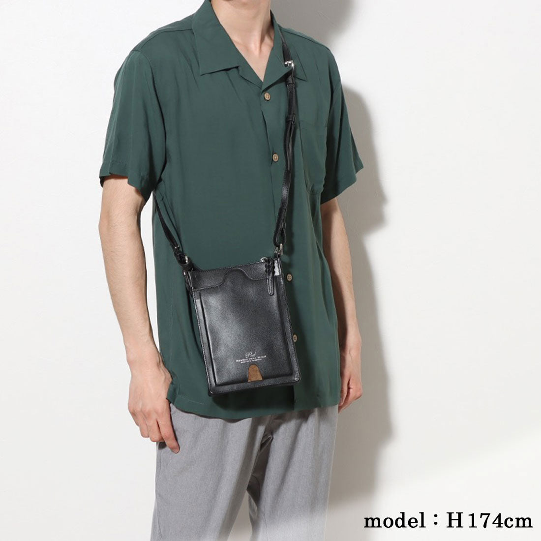 ピー・アイ・ディー P.i.d スムースレザーミニショルダー (コン) コン