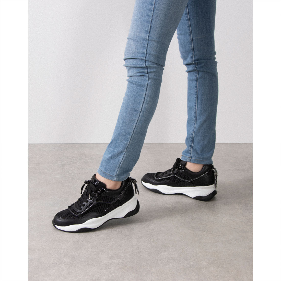 プラスダイアナ +diana ヒールアップスニーカー