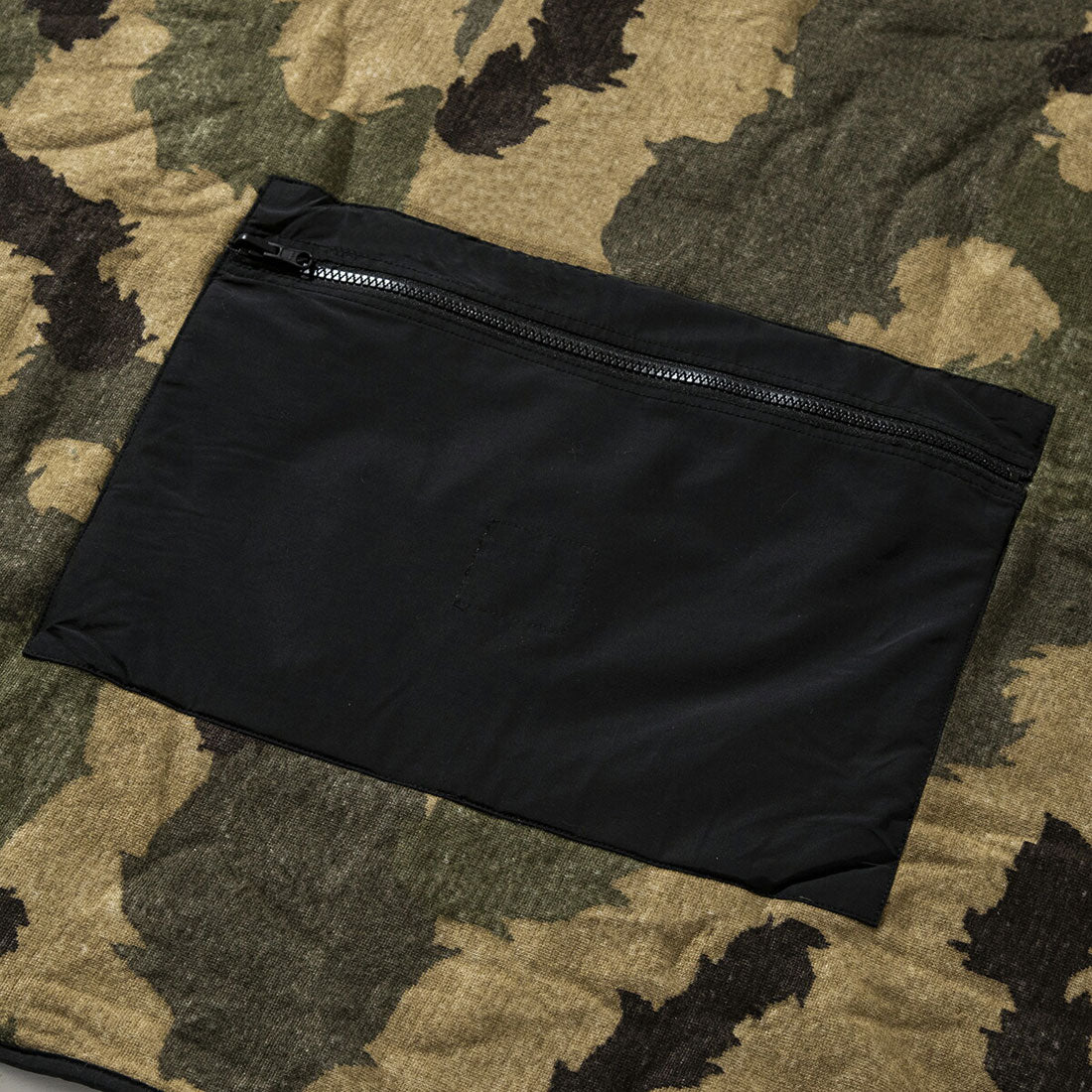 ポーラー POLeR POLER x Kinetics JACQUARD SHERPA BLANKET(ポーラー×キネティクス ジャガード シェルパ ブランケット) (CAMO) CAMO