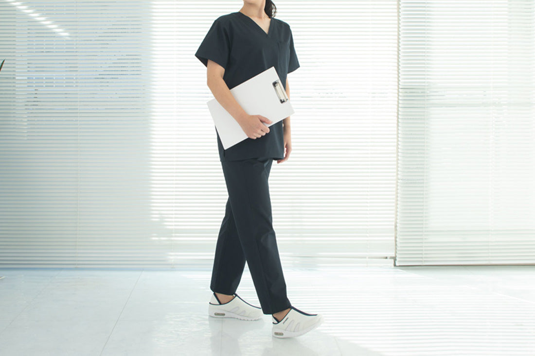 ピュアウォーカー pure walker レディース スニーカー 2wayスリッポン PW1501 ナースシューズ シンプル 病院 軽量 歩きやすい (ネイビー) ネイビー