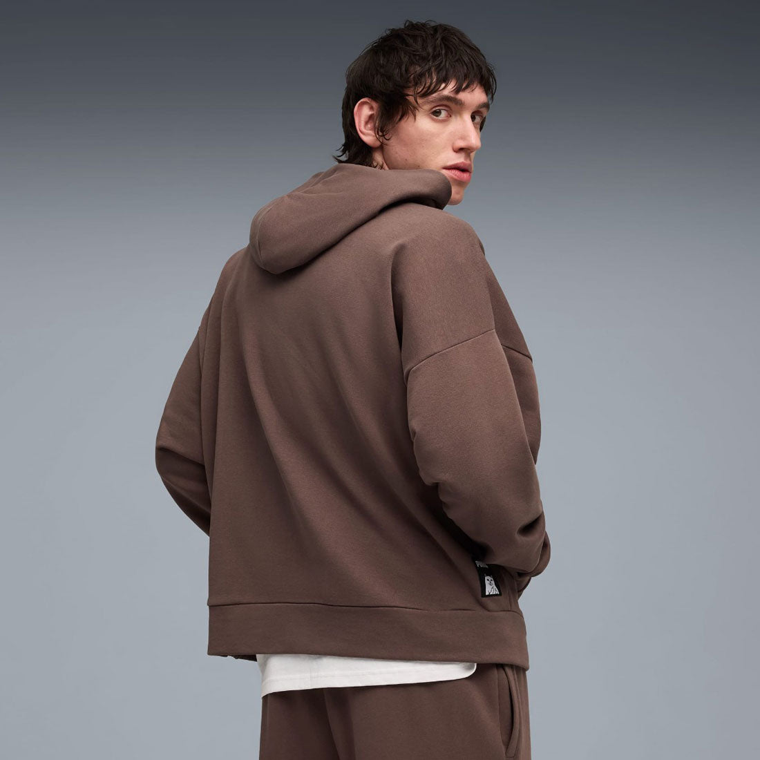 プーマ PUMA PUMA x RIPNDIP ボクシー グラフィック フーディ(PUMA x RIPNDIP BOXY GRAPHIC HOODIE) (Flat Bronze) Flat Bronze