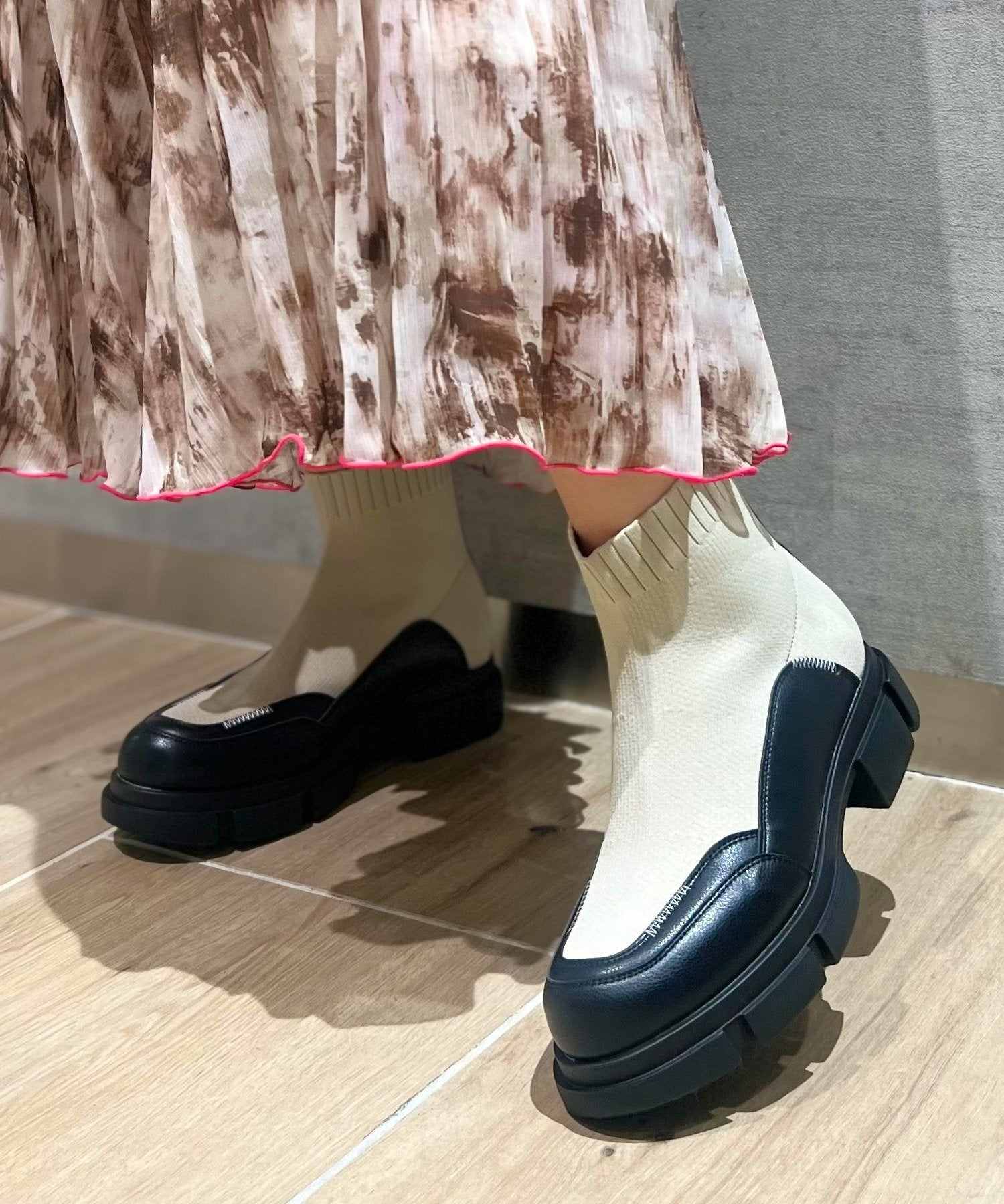 キュー Q 厚底ニットブーツ (アイボリー) アイボリー