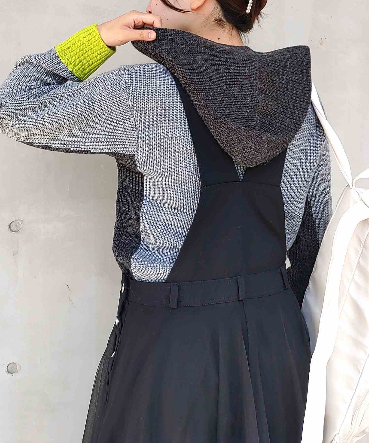 キュー Q 配色フーディーニットパーカー